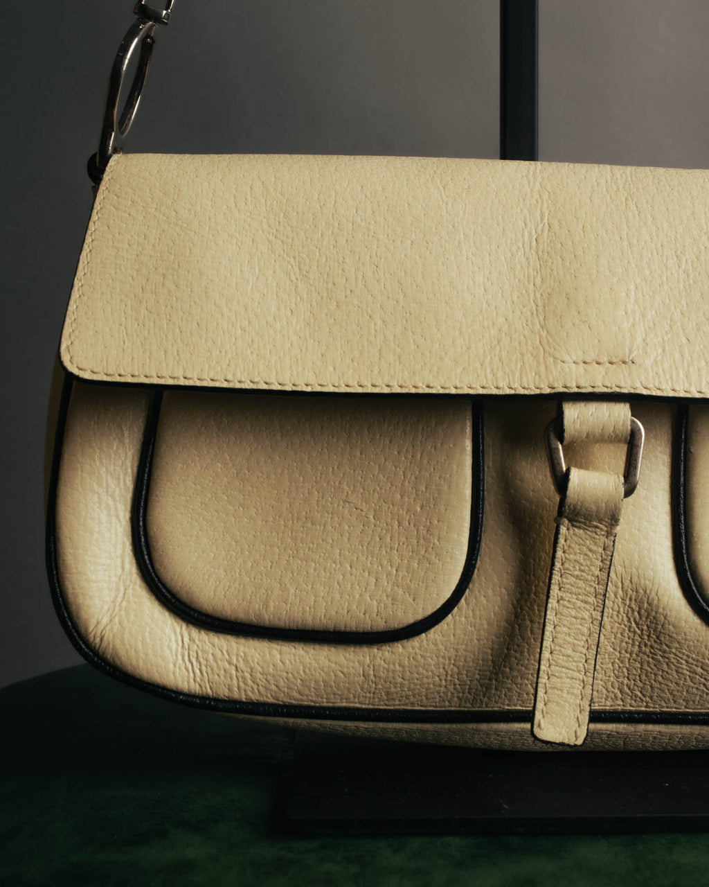 "PRADA" 90's-00's Cream pebbled leather shoulder bag