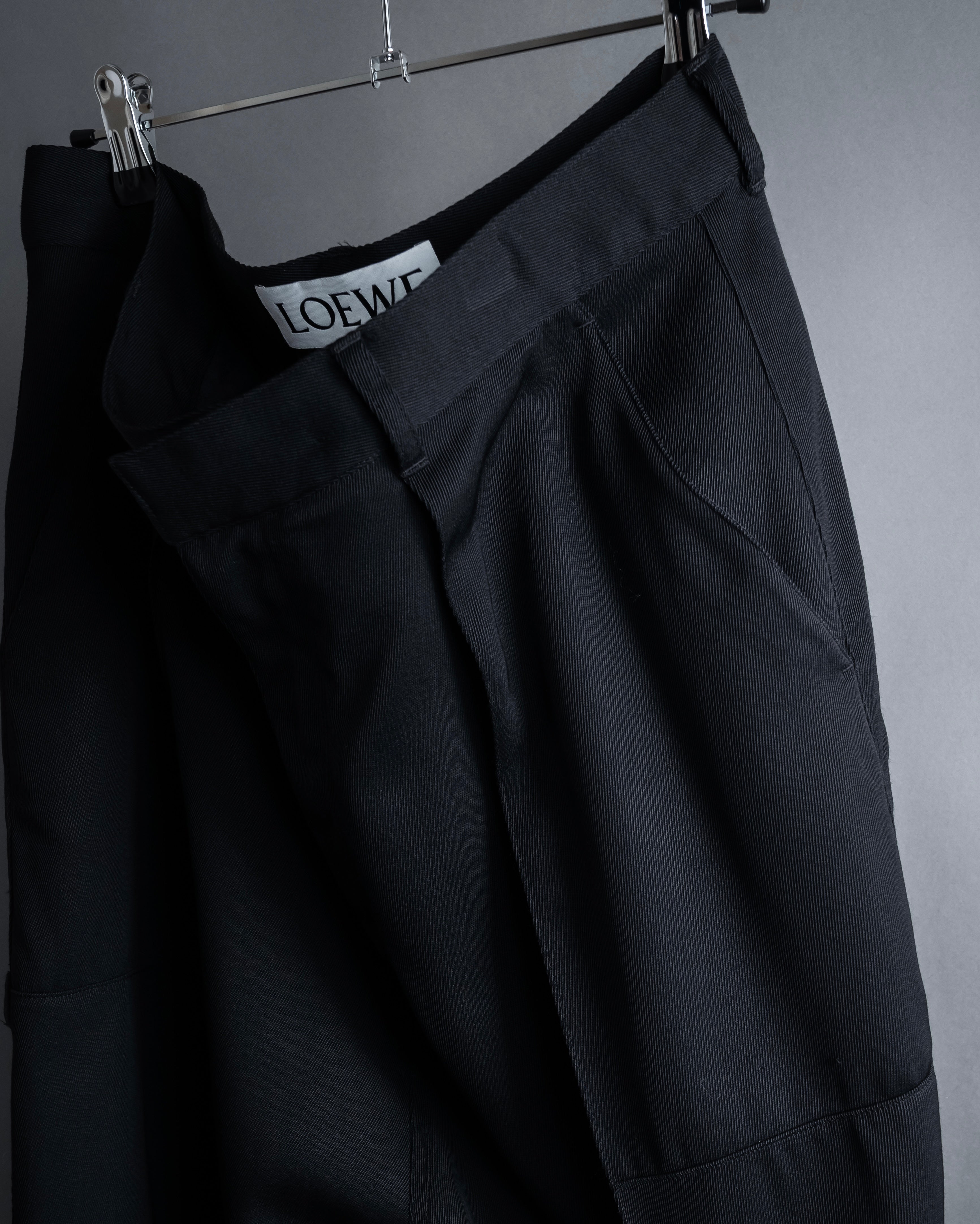 "LOEWE" Three-dimensional pattern design wide slacks