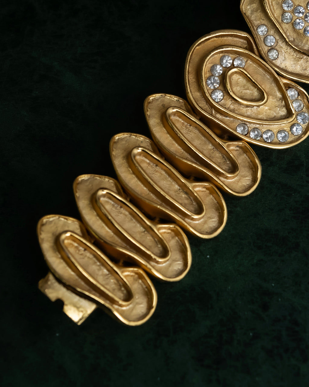 "BALENCIAGA" Wavy uneven motif design gold bracelet