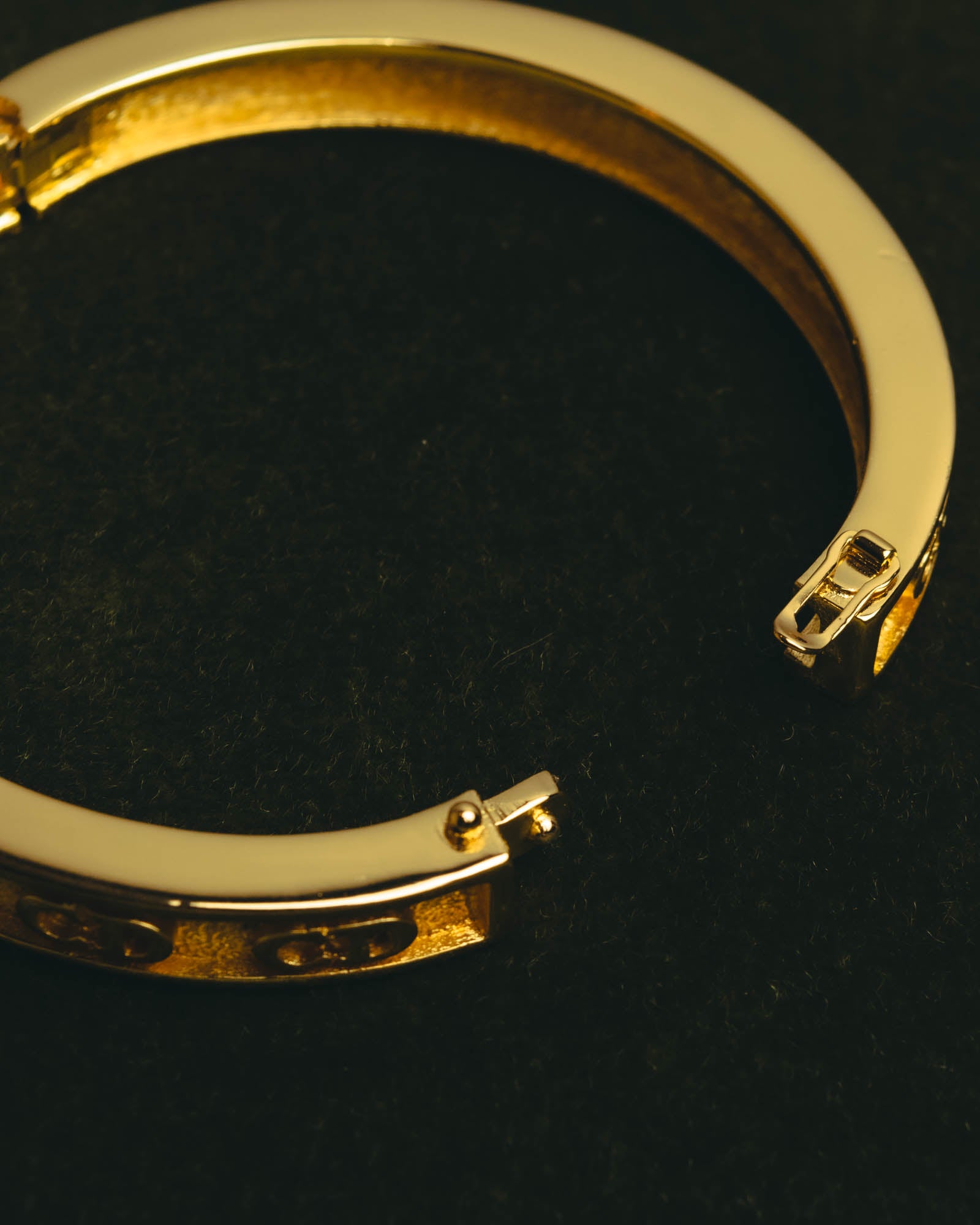 “Christian Dior” 80’s-90’s CD monogram gold tone bangle