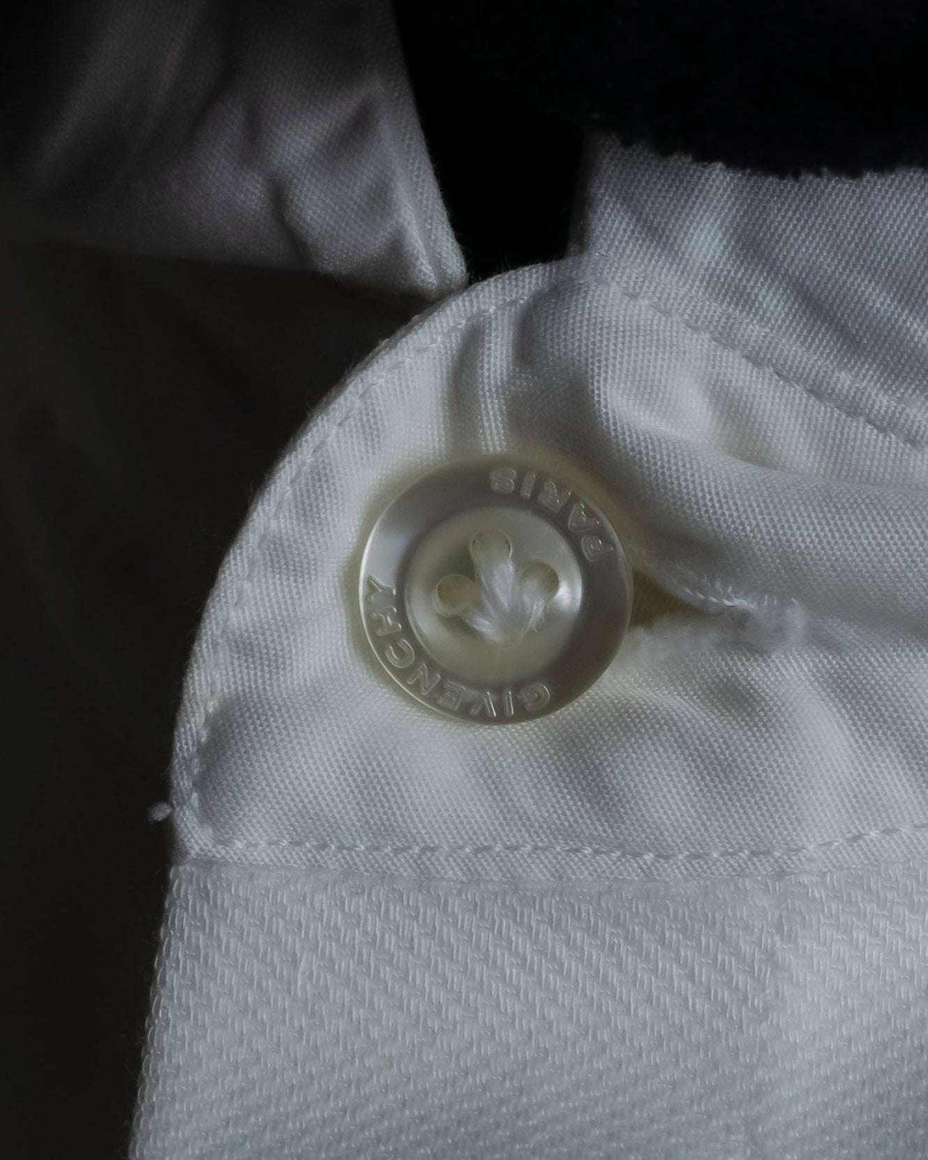 "GIVENCHY" Bosom panel design white shirt
