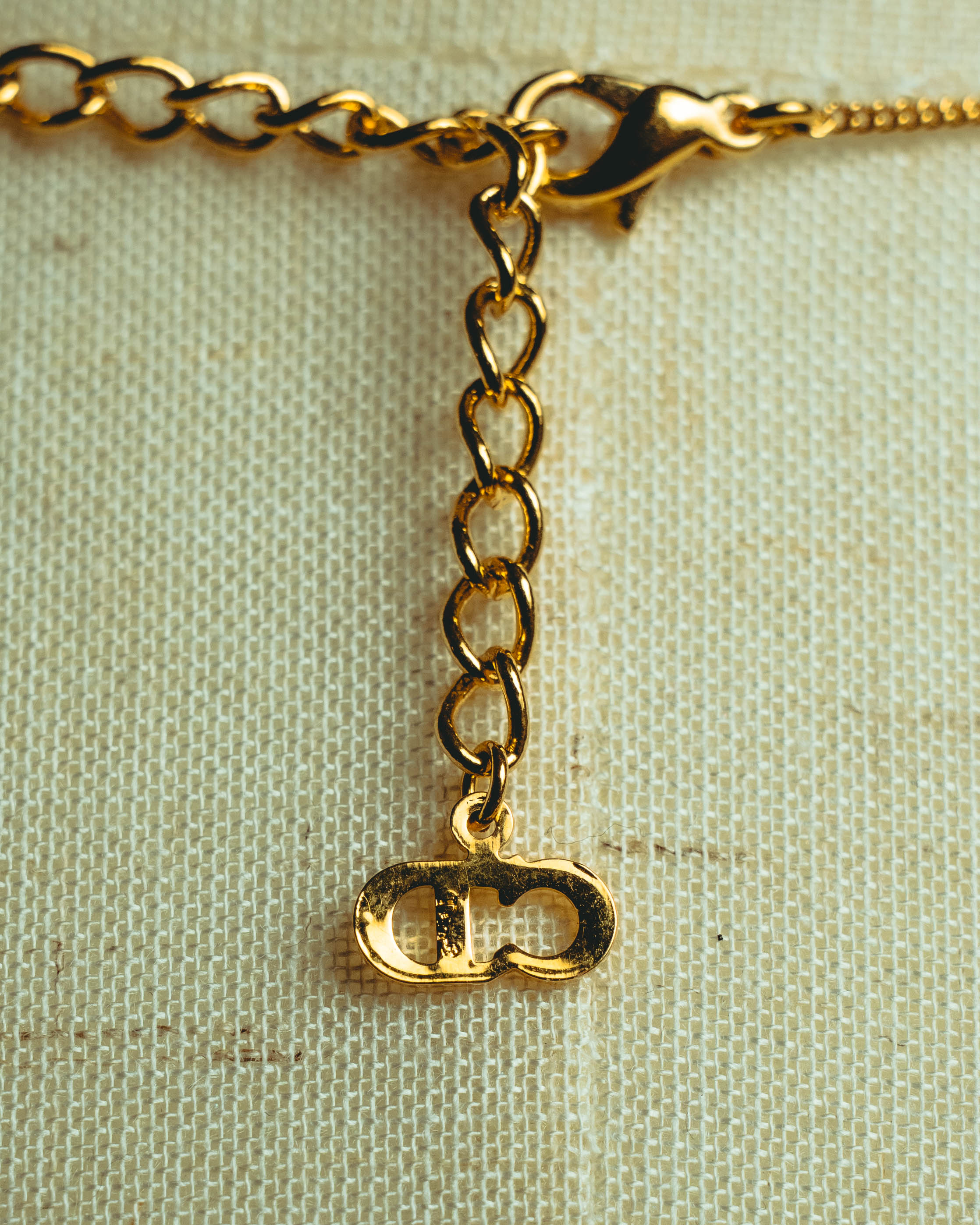 “Christian Dior” 00’s Dior heart charm tassel necklace