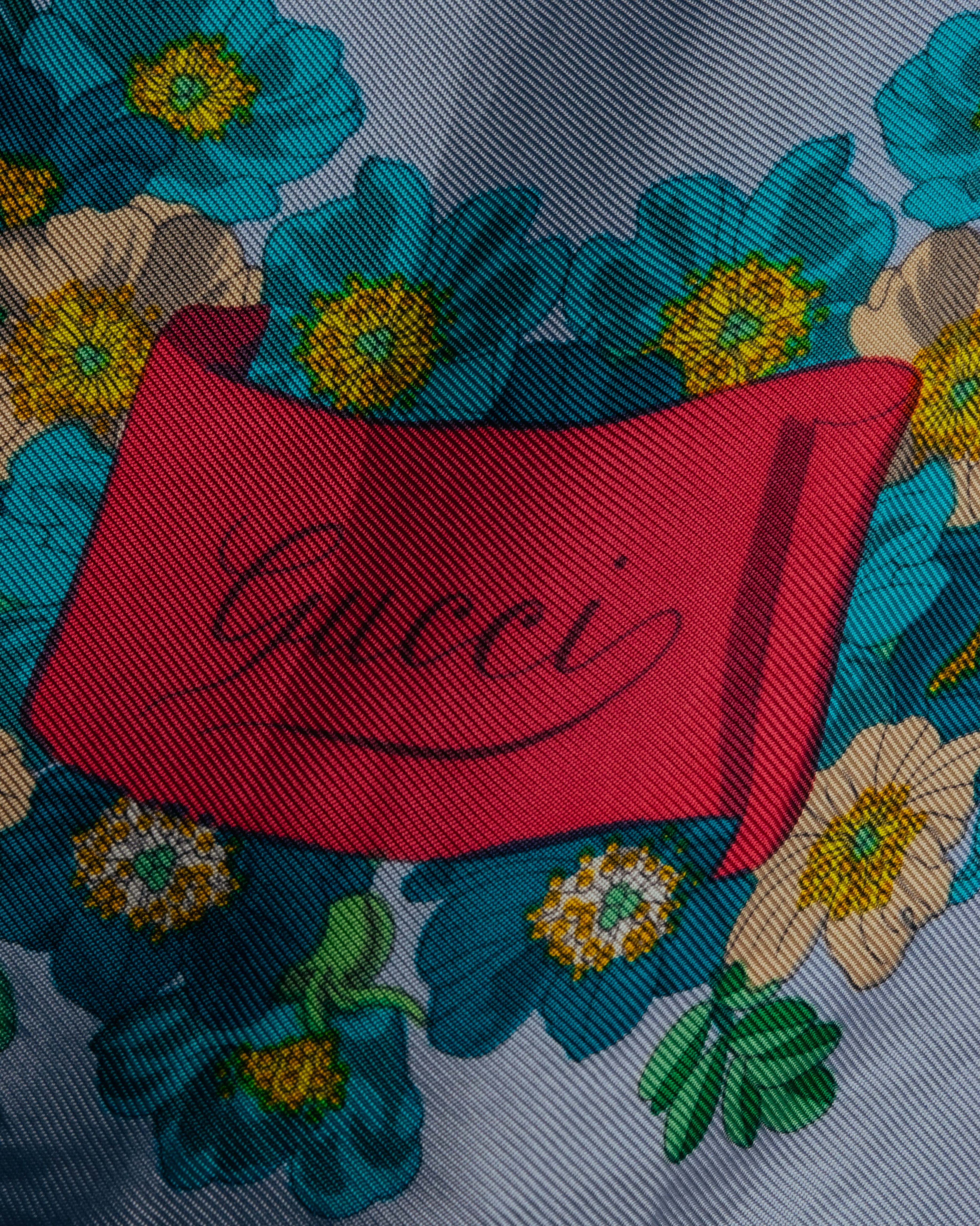 "GUCCI" 90's-00's Vintage botanical and perfume bottle silk scarf