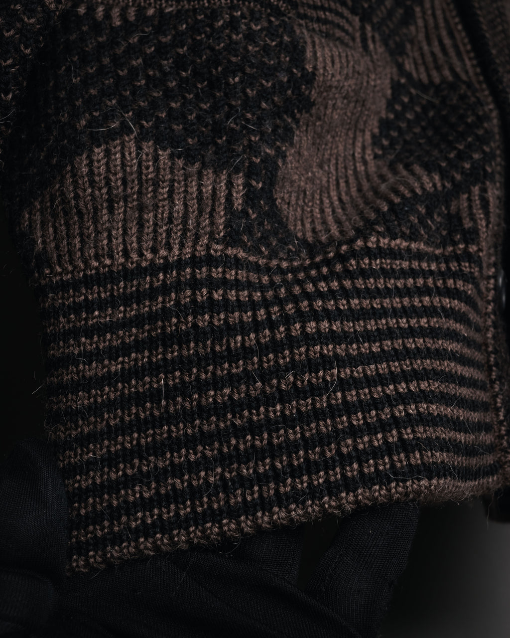 “Yves Saint Laurent” 80’s-90’s geometric knit cardigan