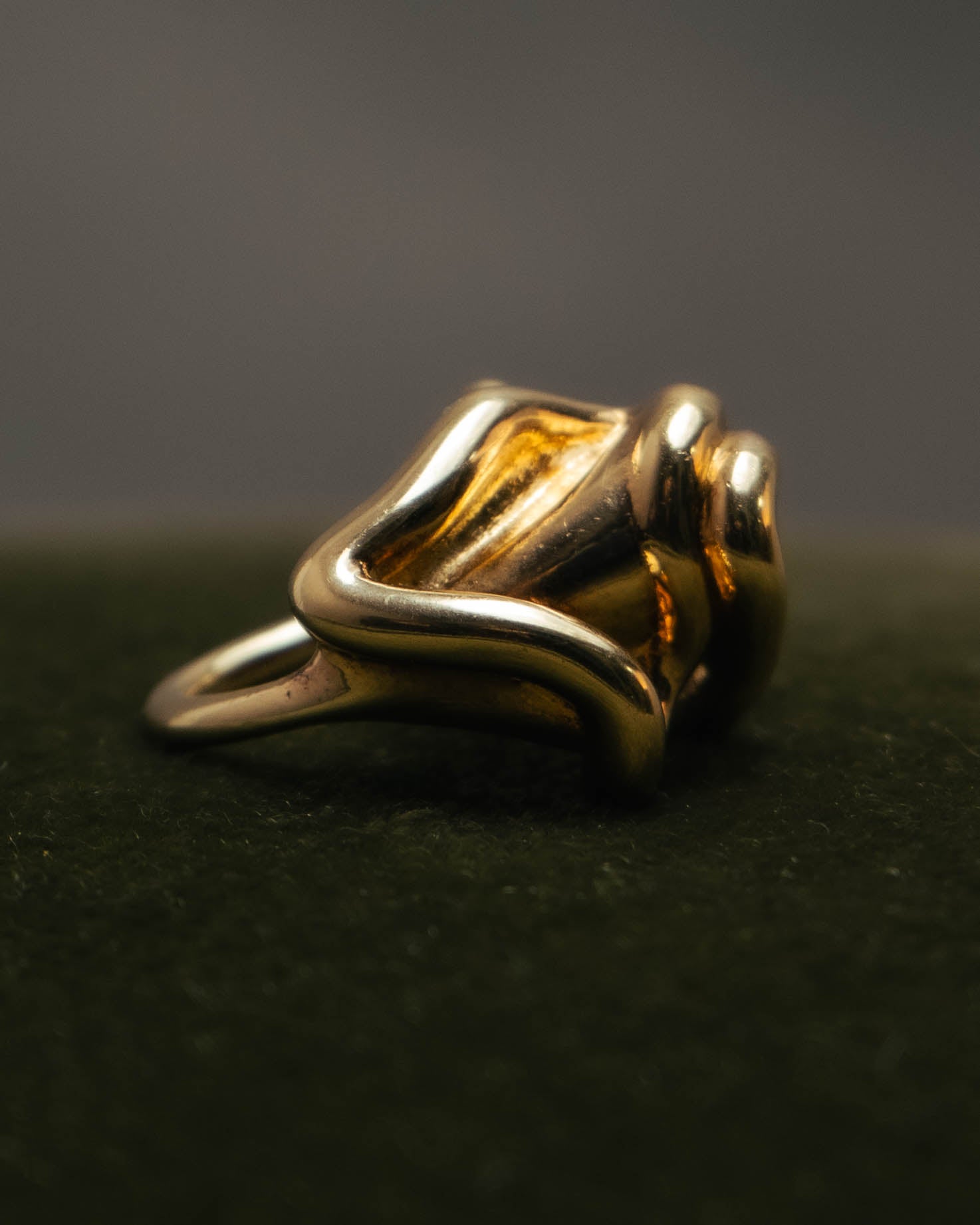 -SPECIAL- “Bottega Veneta” 10's- Sculptural gold plated knot ring