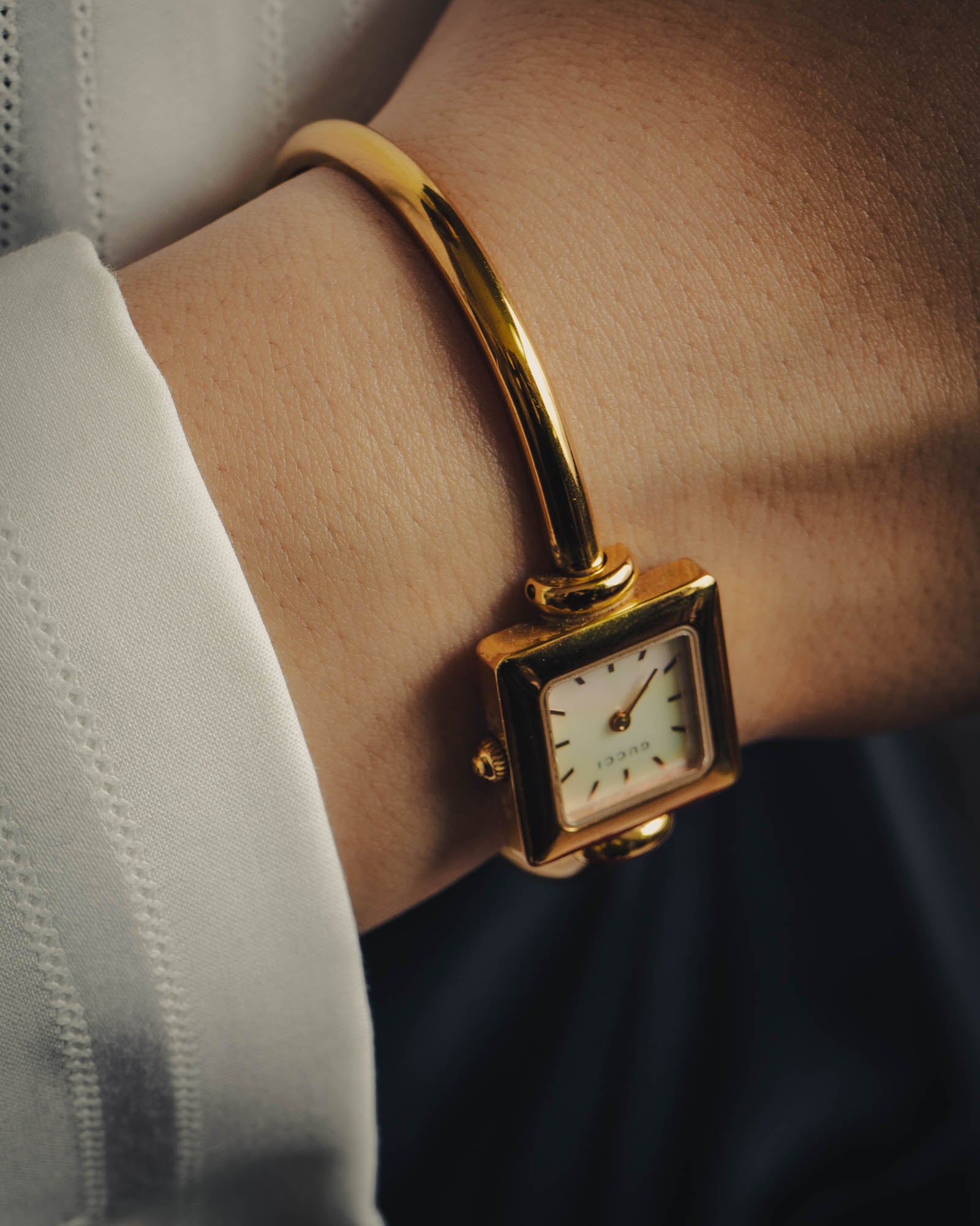 SPECIAL- “GUCCI” 90's-00's 1900L gold tone bangle watch – MOOD