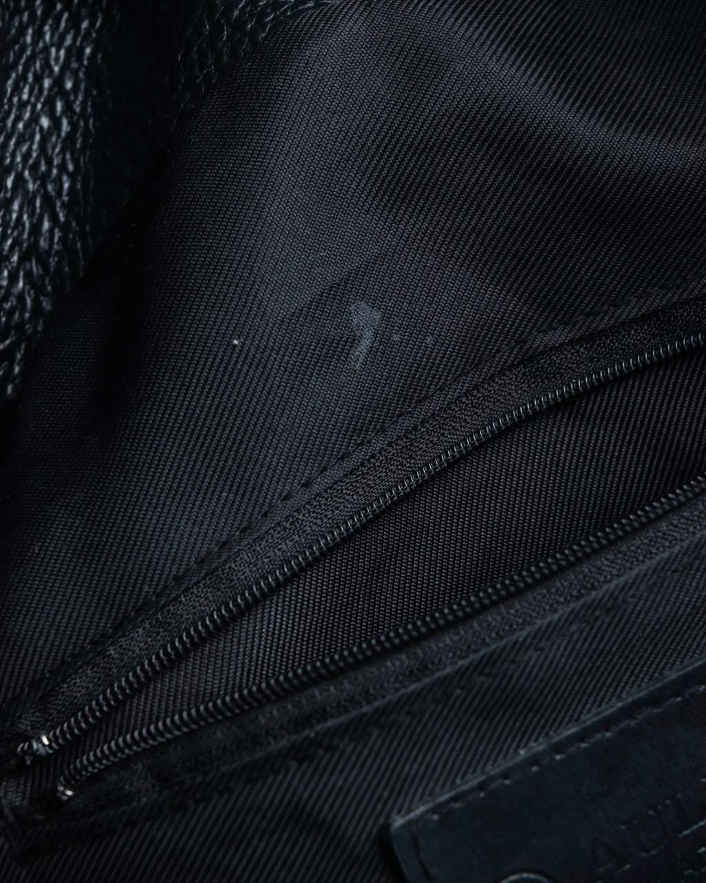 "AULENTTI" Gold closure belt design leather 2-way bag