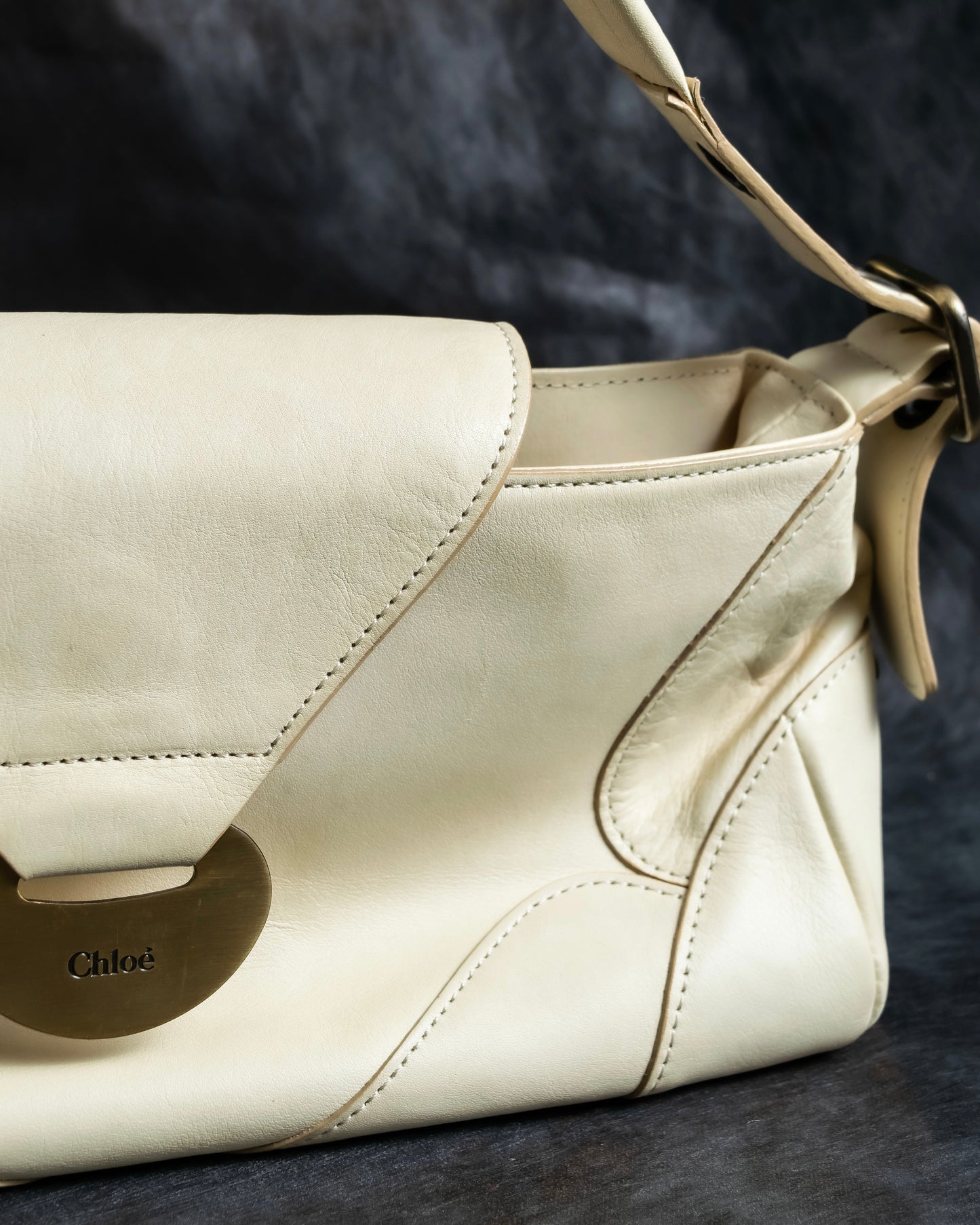 "Chloe" Gold parts design horizontal leather bag