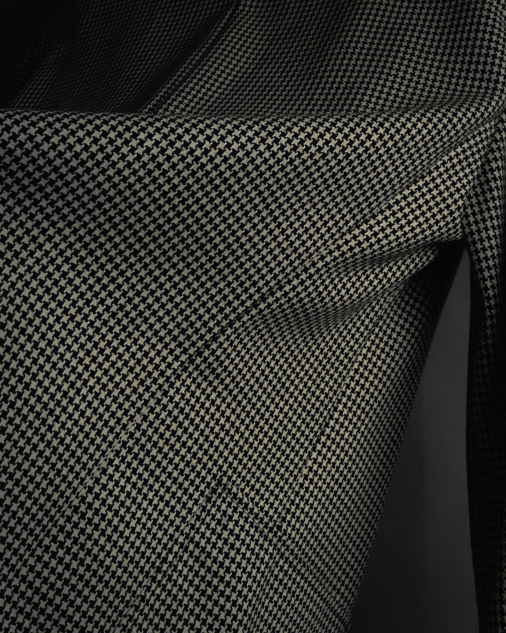 "Emporio Armani" 90’s Houndstooth piped crest blazer