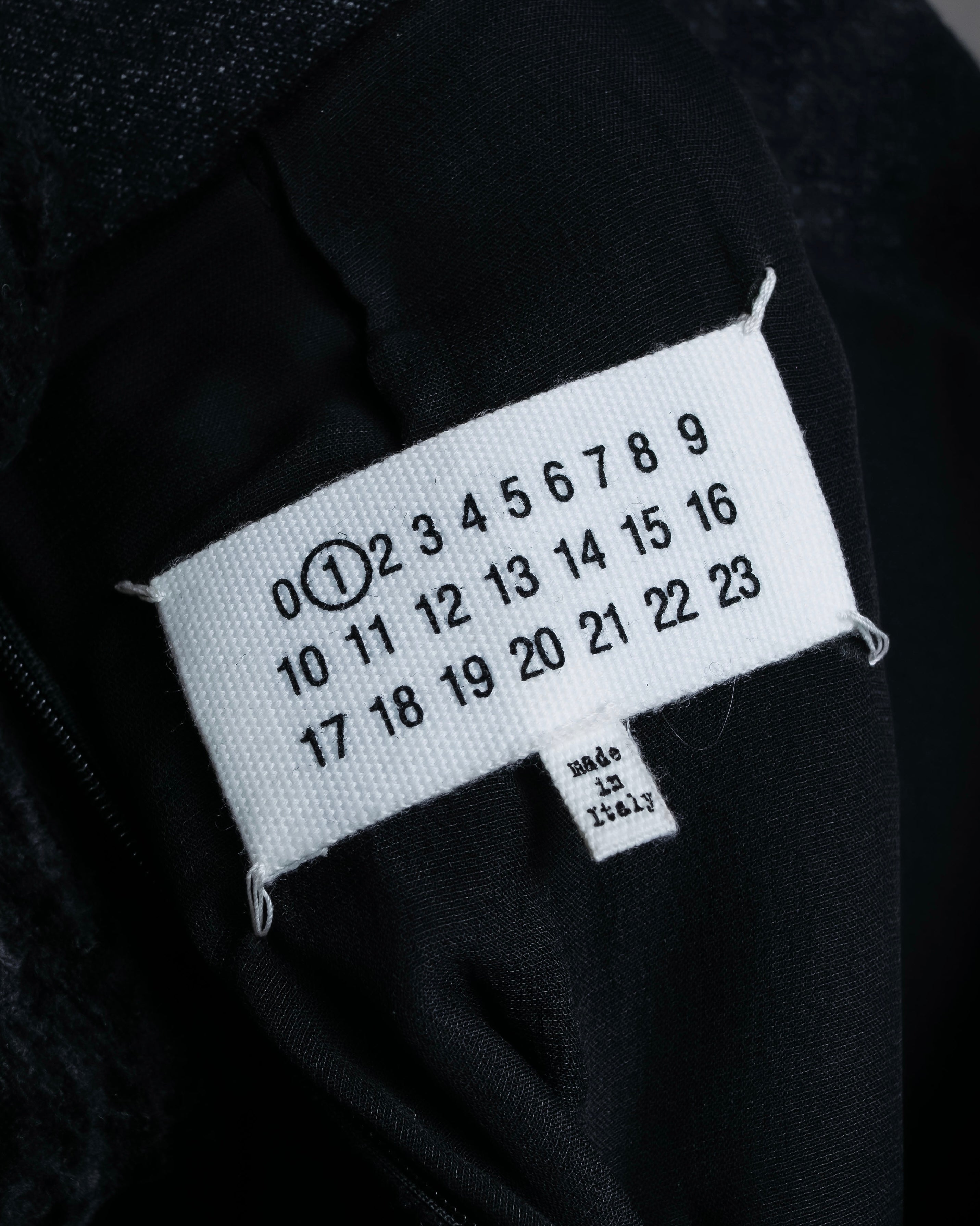 "MAISON MARGIELA" 16AW Deep tuck design sleeveless dress