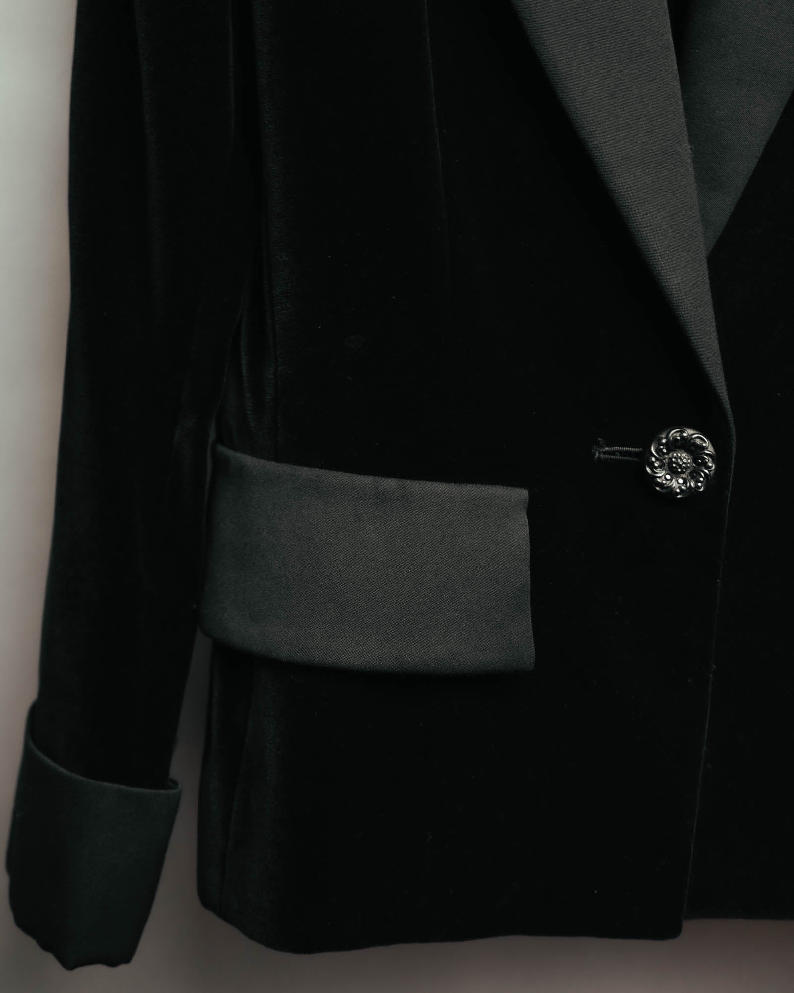 –SPECIAL– “Yves Saint Laurent” 90’s-00’s Velvet tuxedo tailored jacket