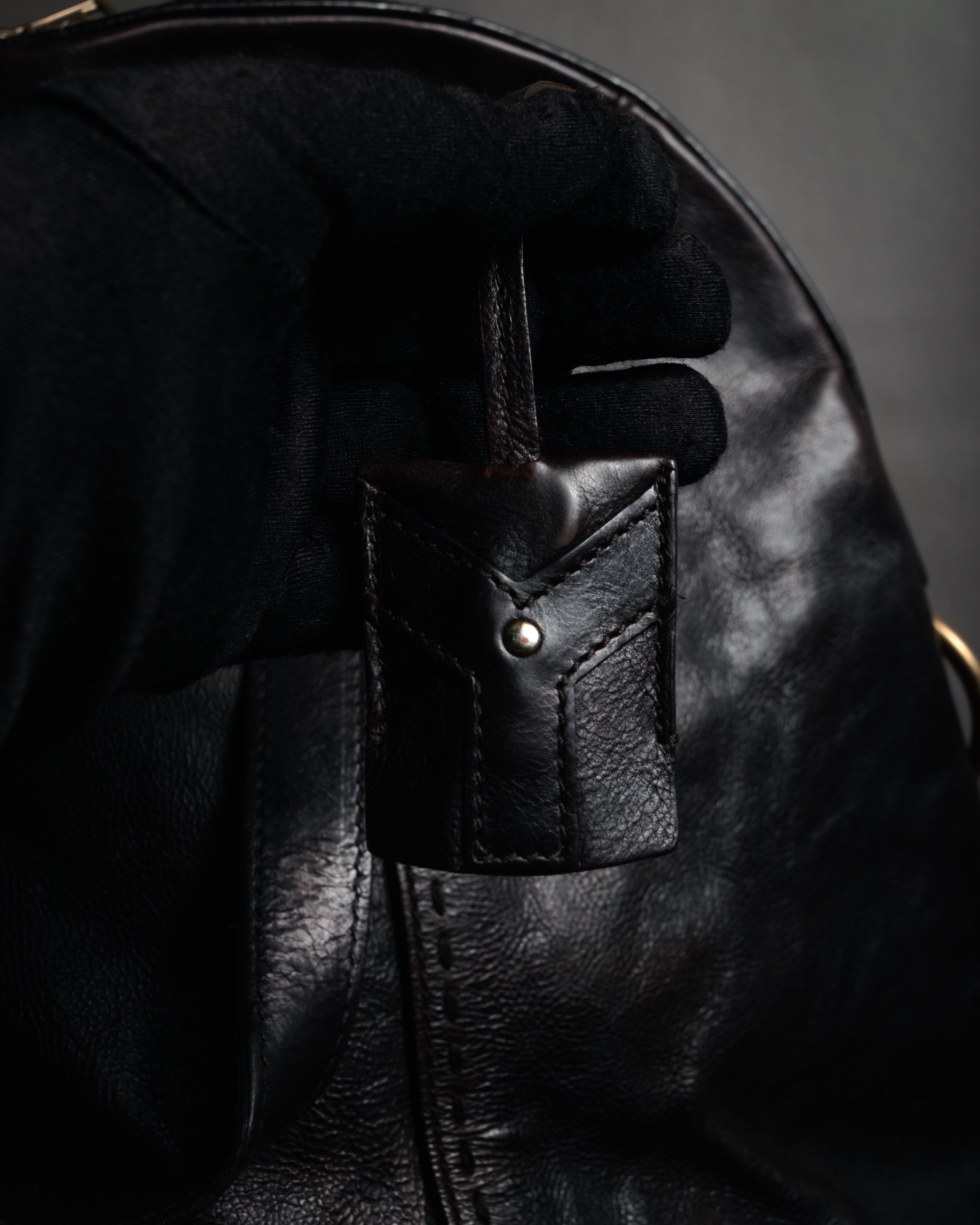 “Yves Saint Laurent rive gauche”
00’s Muse grained leather boston bag