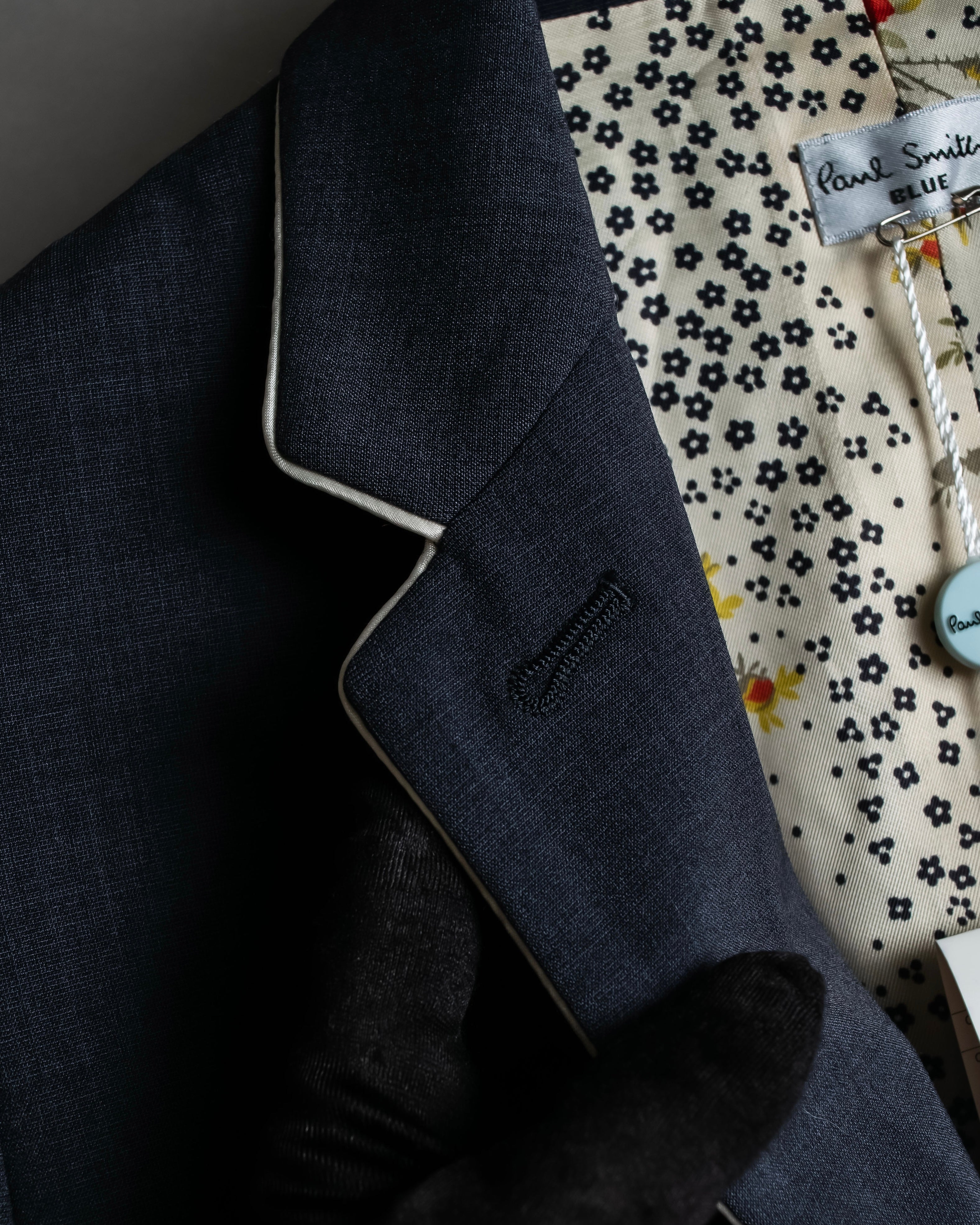 "PAUL SMITH" Consecutive button design compact jacket