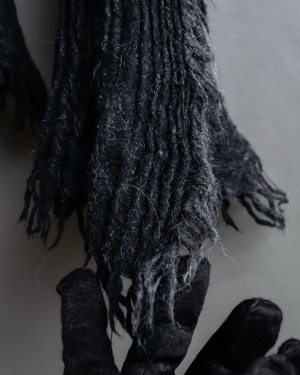 "GUCCI" Tom Ford period random pleats fringe stole