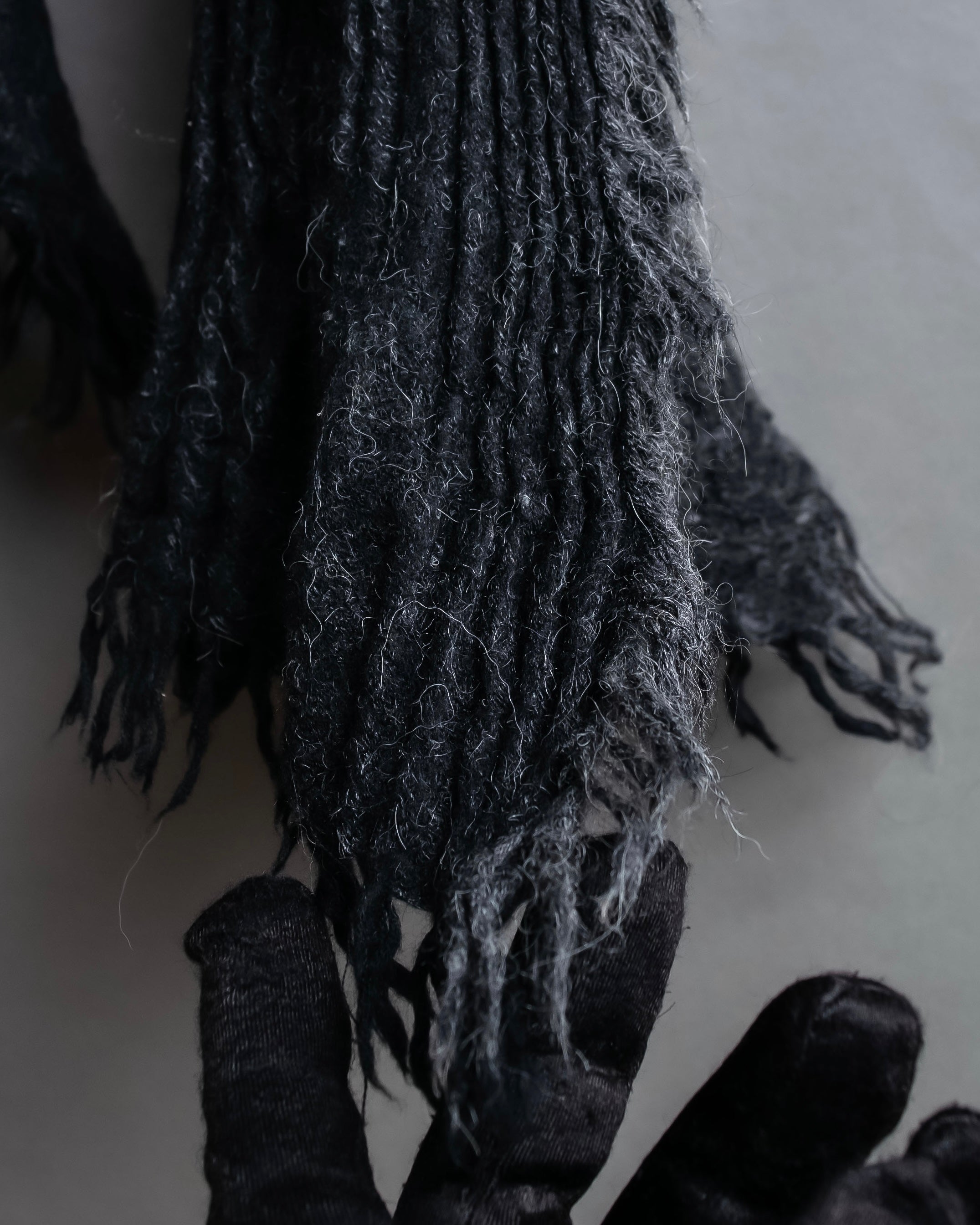 "GUCCI" Tom Ford period random pleats fringe stole