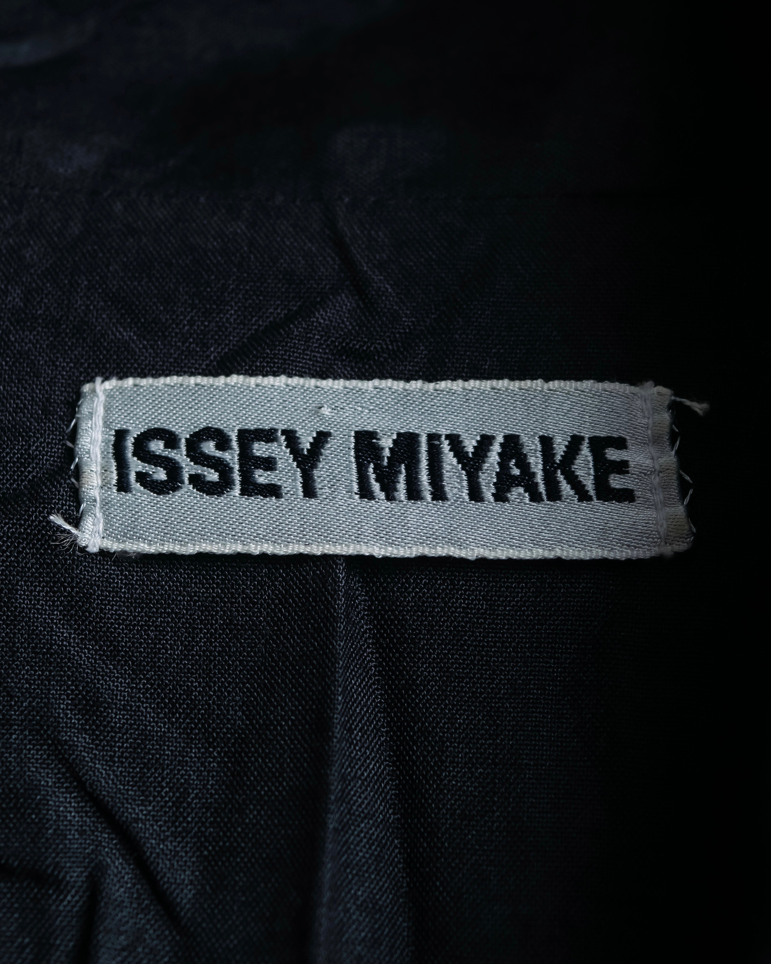 “ISSEY MIYAKE” wrinkle processing oversize tailored jacket