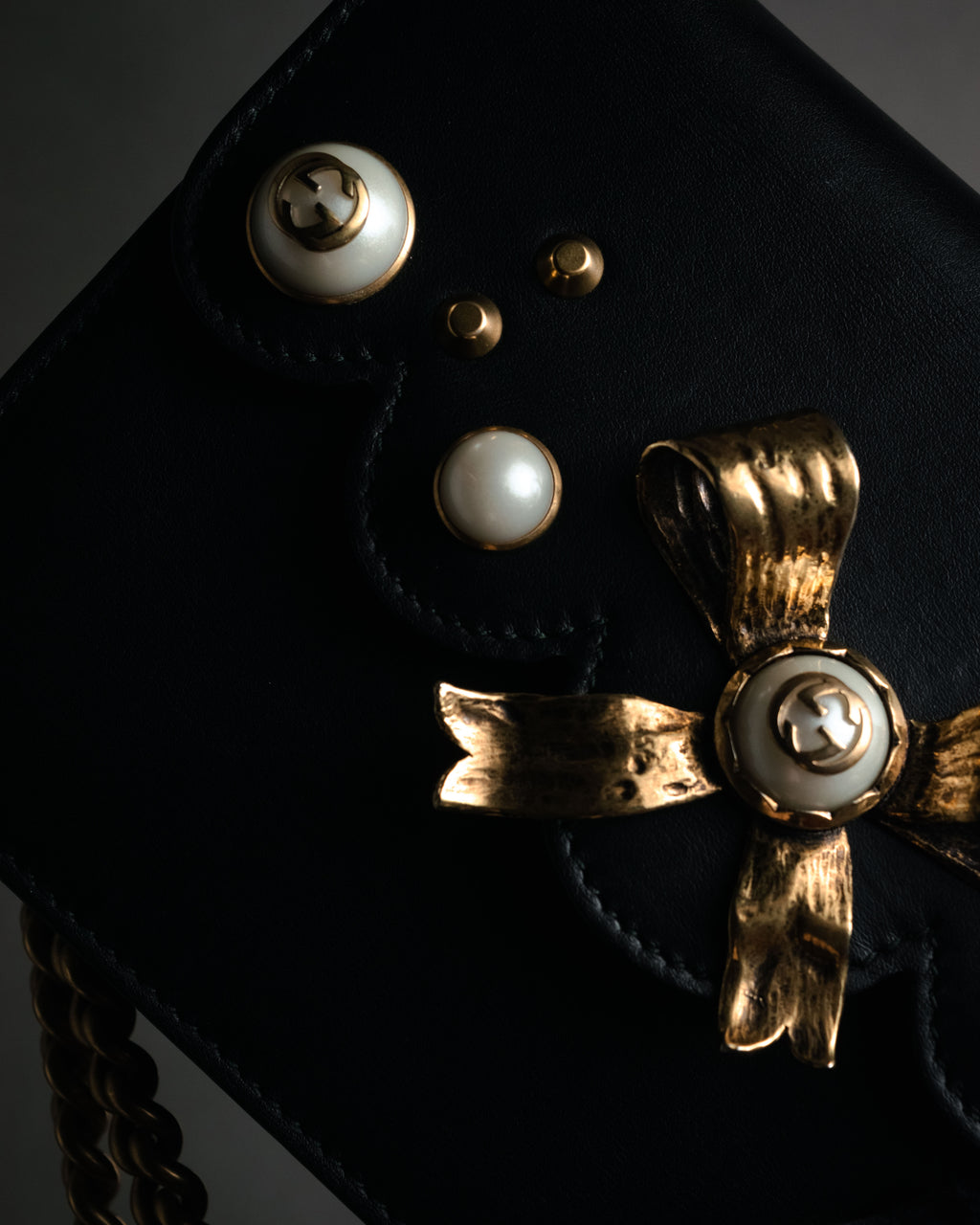 –SPECIAL– “GUCCI”
2016-2022 Bow embellished chain shoulder bag