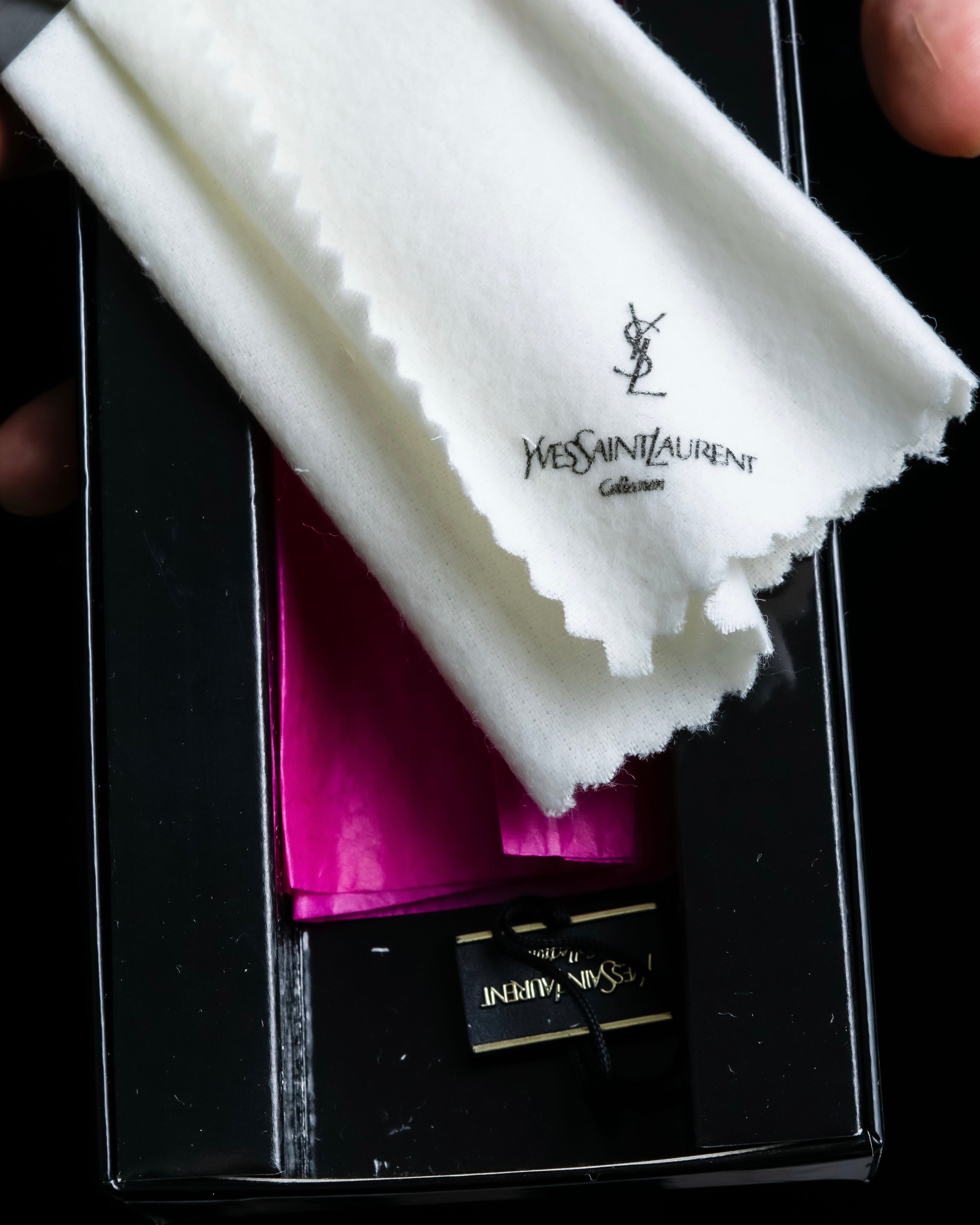 "YVES SAINT LAURENT" Twisted details mode style necklace