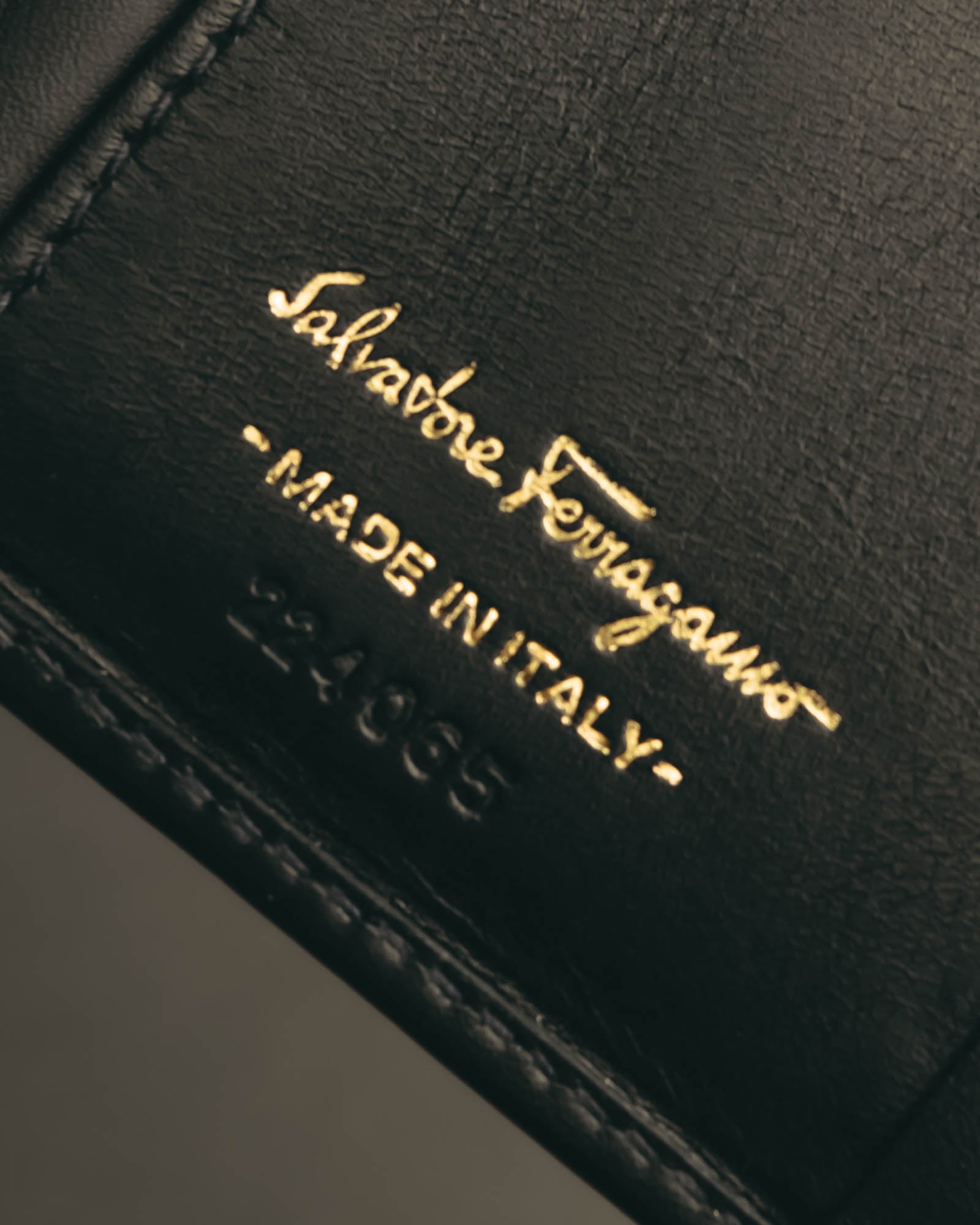 "Salvatore Ferragamo" 80's-90's Classic calf leather wallet