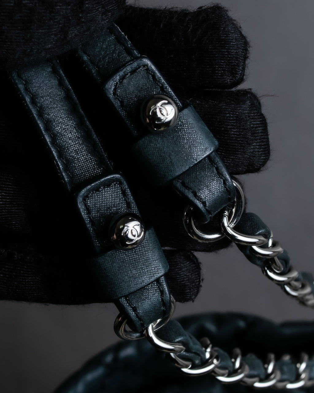 "CHANEL" Karl Lagerfeld design Matelasse chain Black shoulder bag