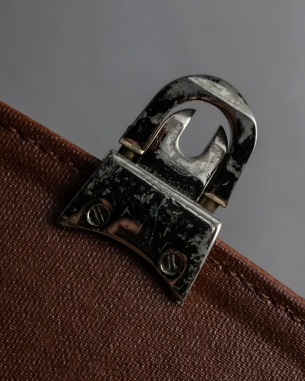 "BURBERRYS" Horizontal design camel grained leather bag