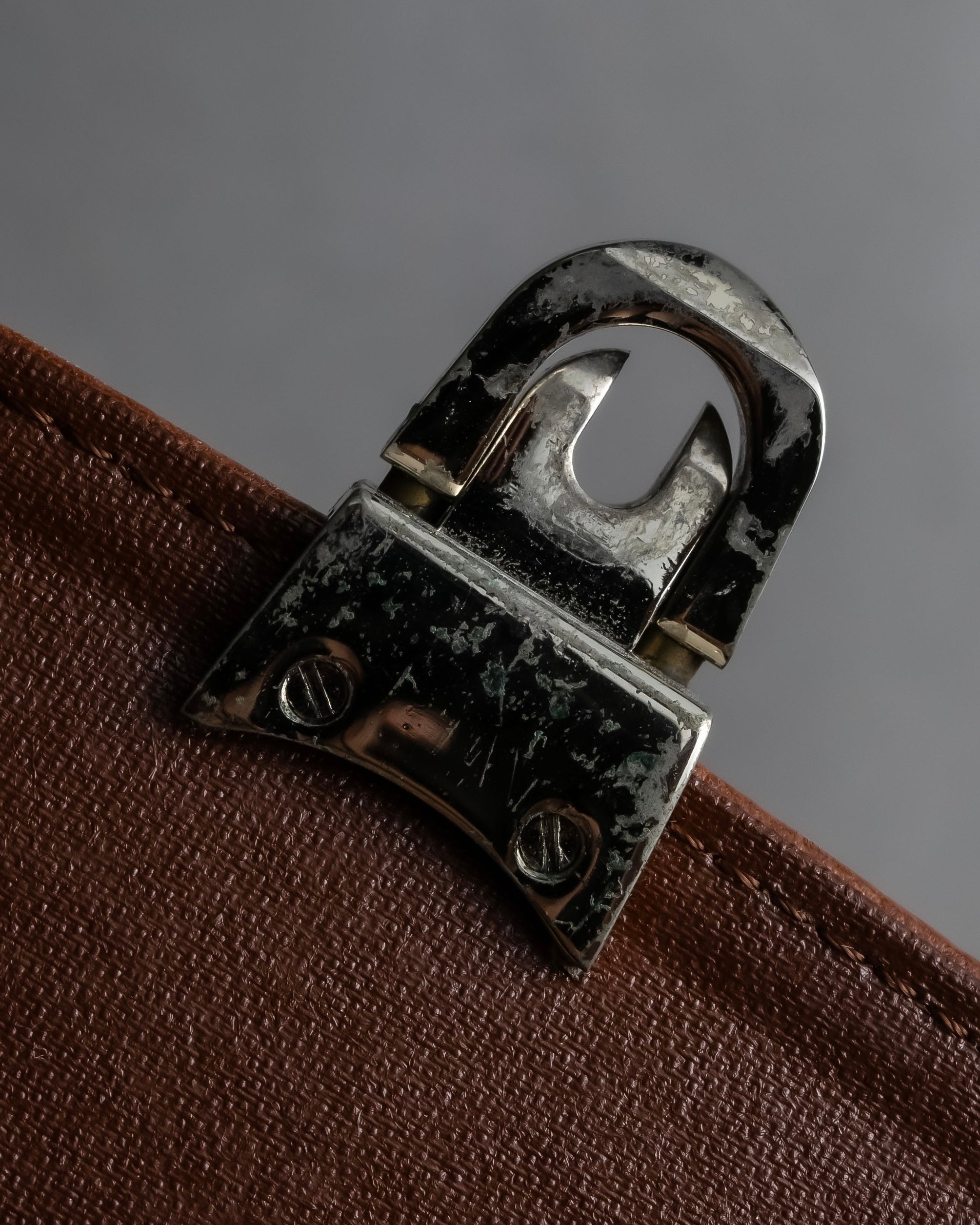 "BURBERRYS" Horizontal design camel grained leather bag