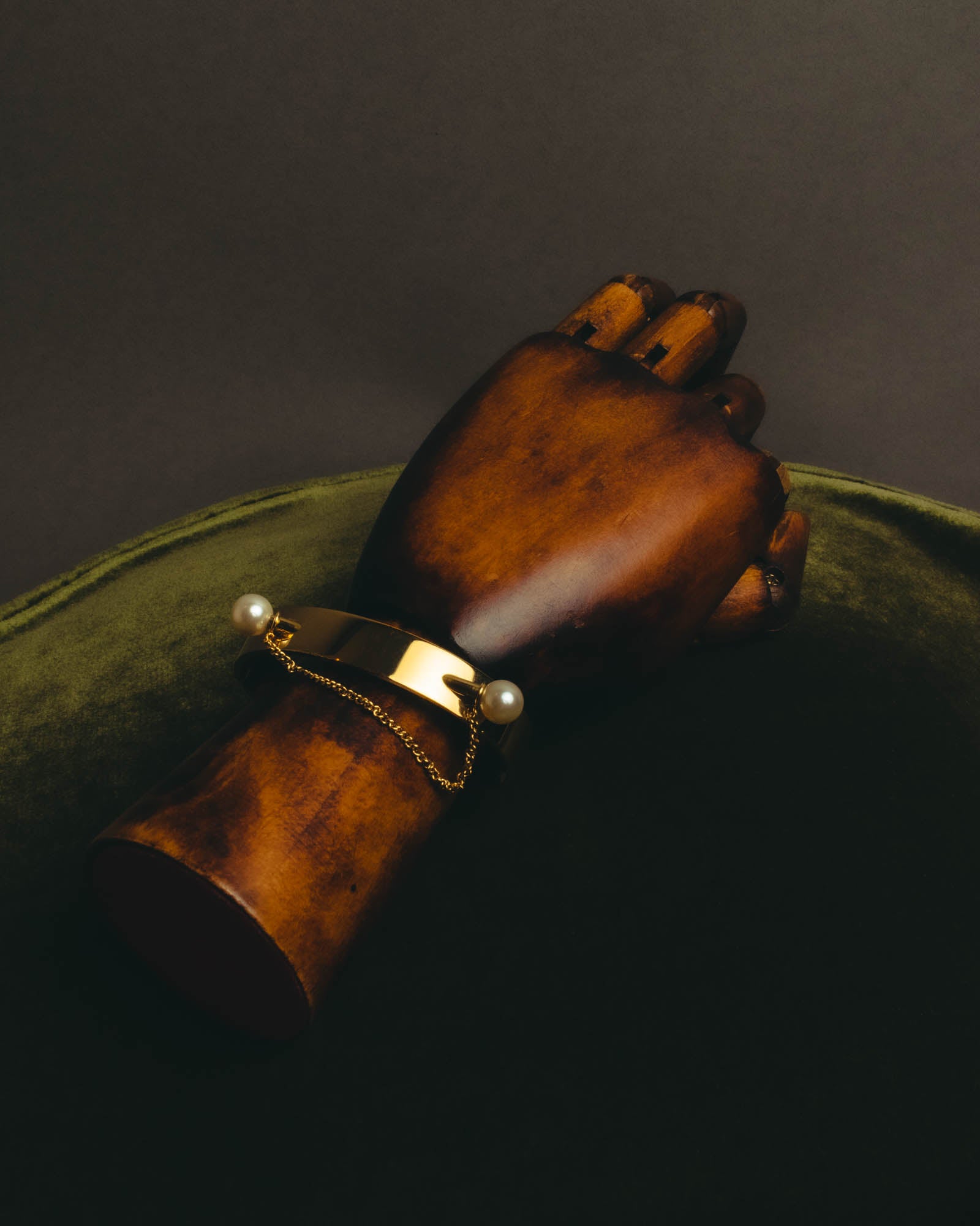 "Chloé" 2010's Gold tone pearl hinged cuff bracelet