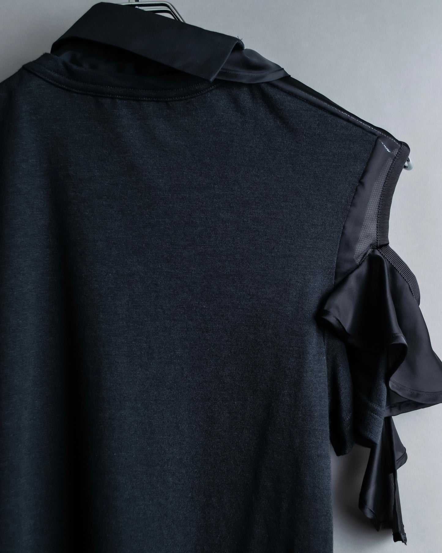 “sacai”  Asymmetry designed docking T shirt