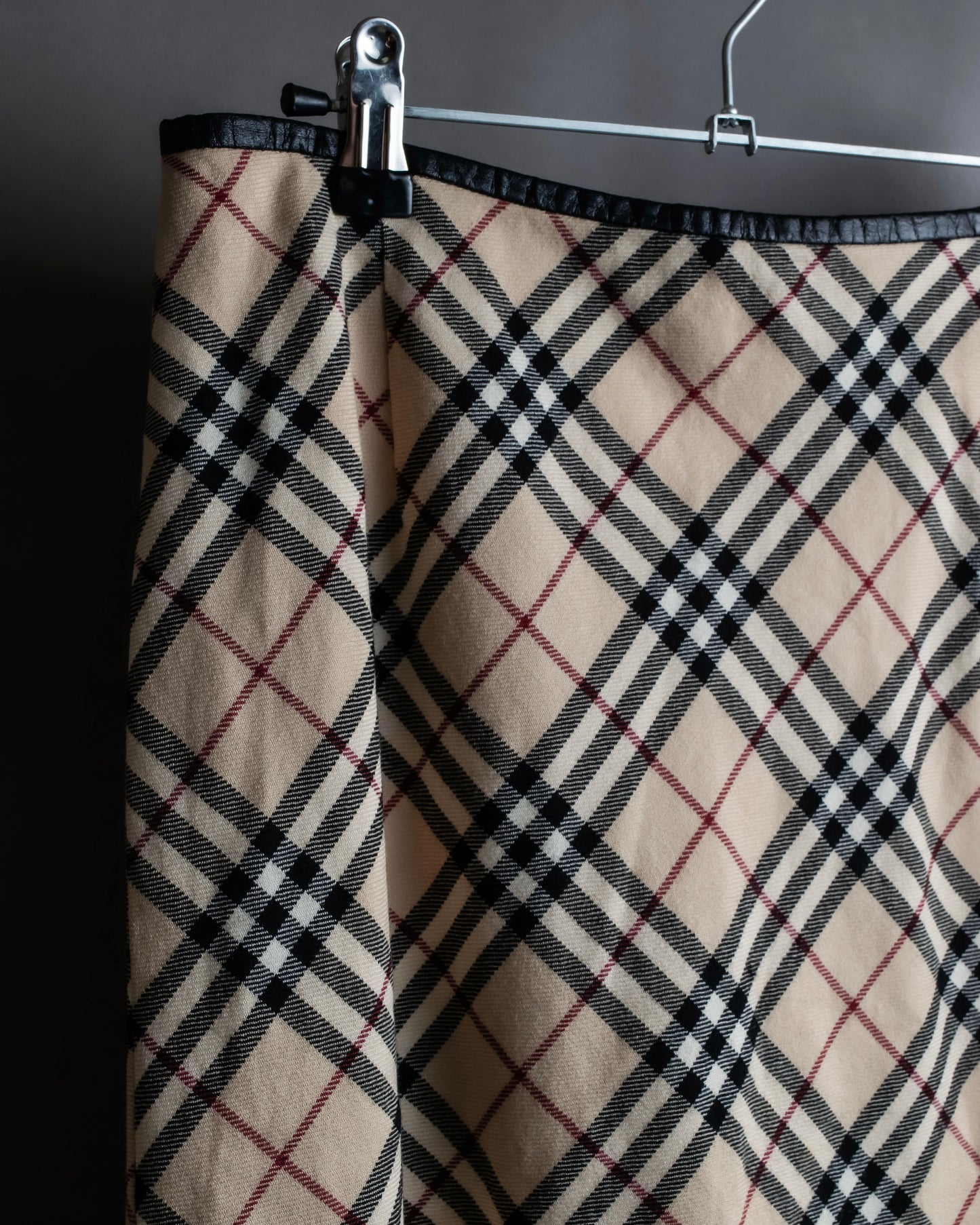 "BURBERRY" Nova check pattern leather piping design cropped skirt