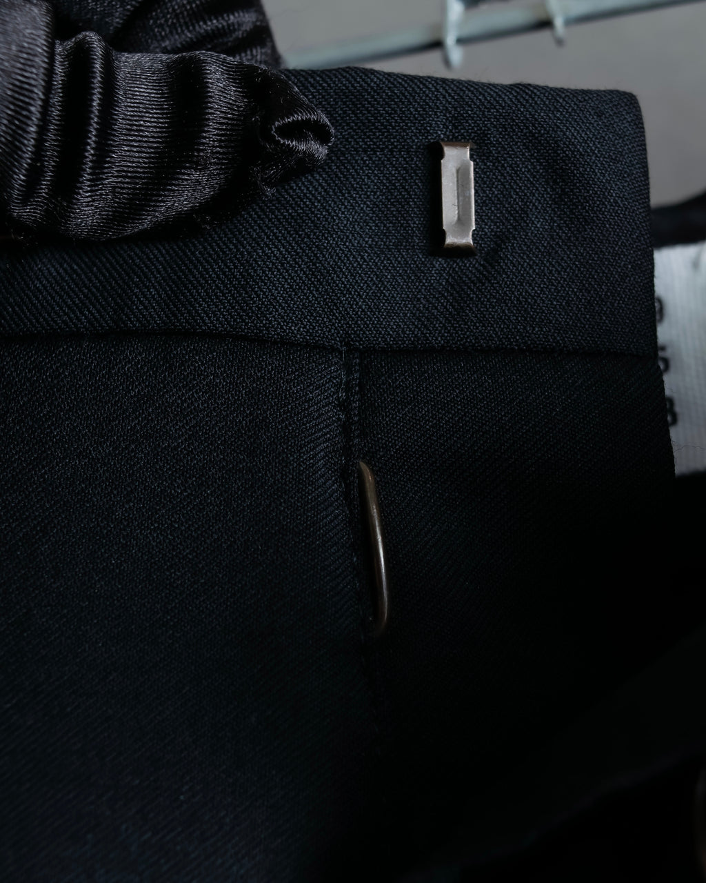 "MAISON MARGIELA" Side cross fringe design wool tapered slacks