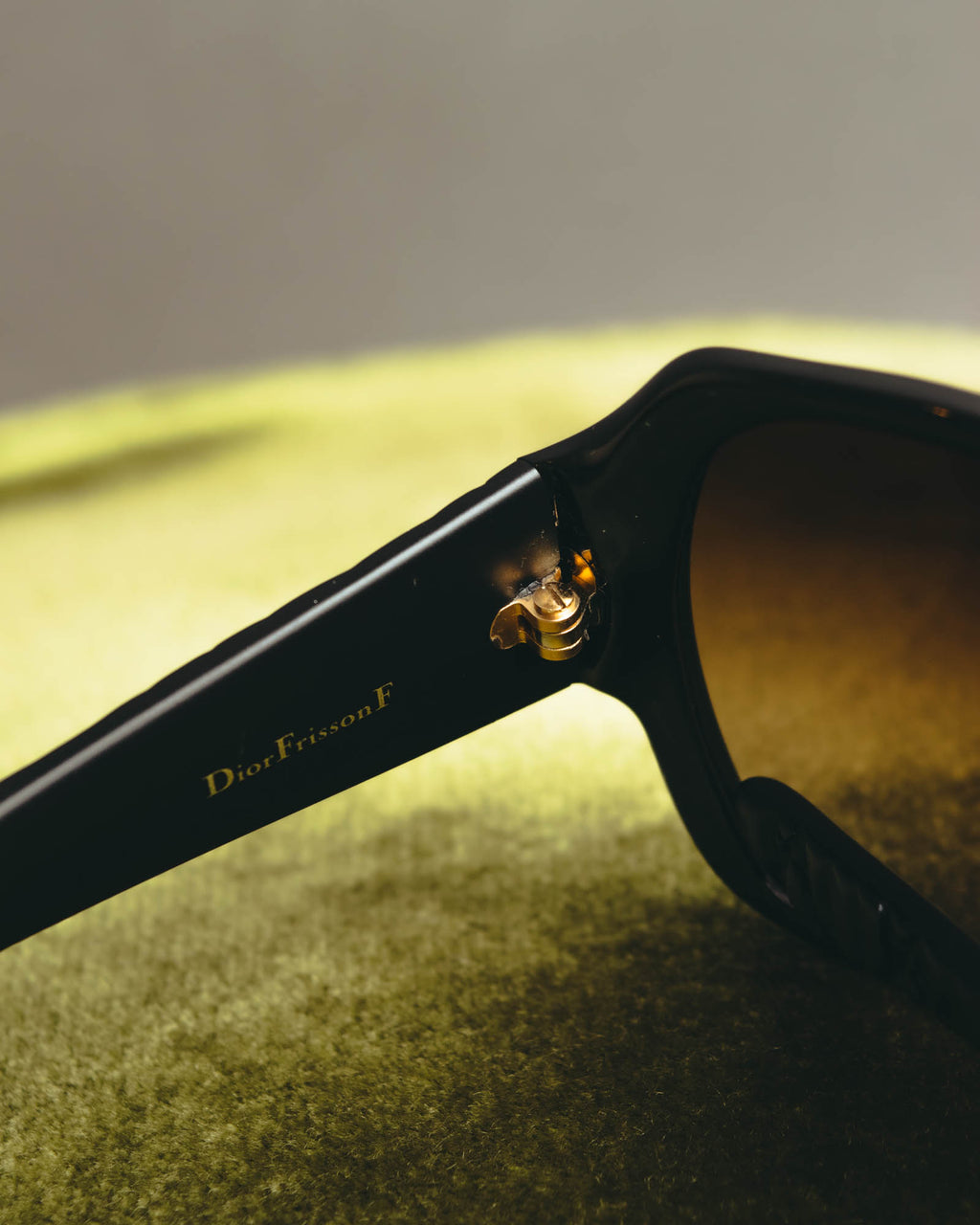 "Christian Dior" 10's Oversized quilted temple sunglasses