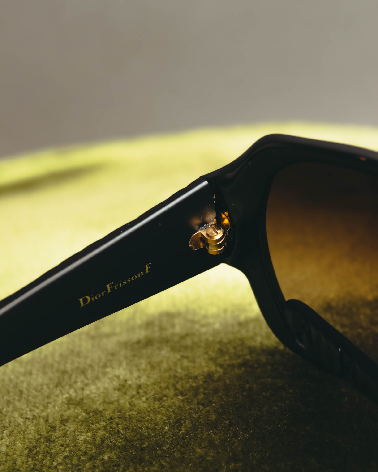 "Christian Dior" 10's Oversized quilted temple sunglasses