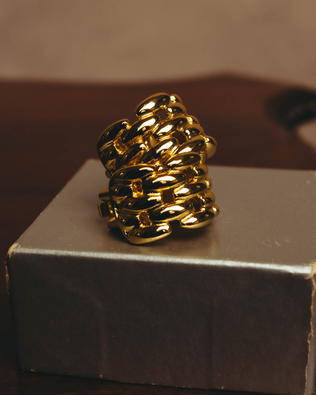 "Christian Dior" 80's-90's Gold chain clip-on earrings