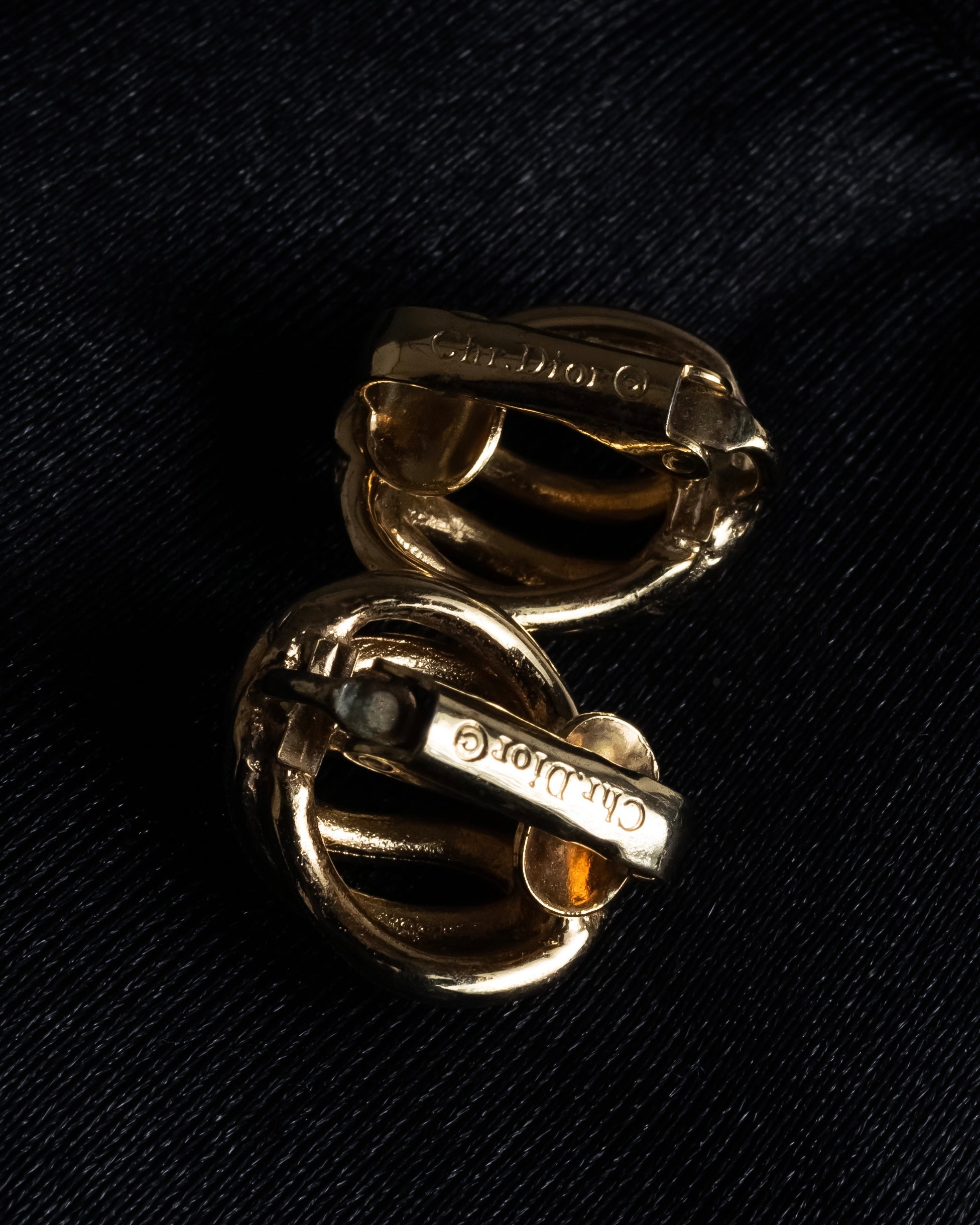 "Christian Dior" Twisted dome-shaped design earring