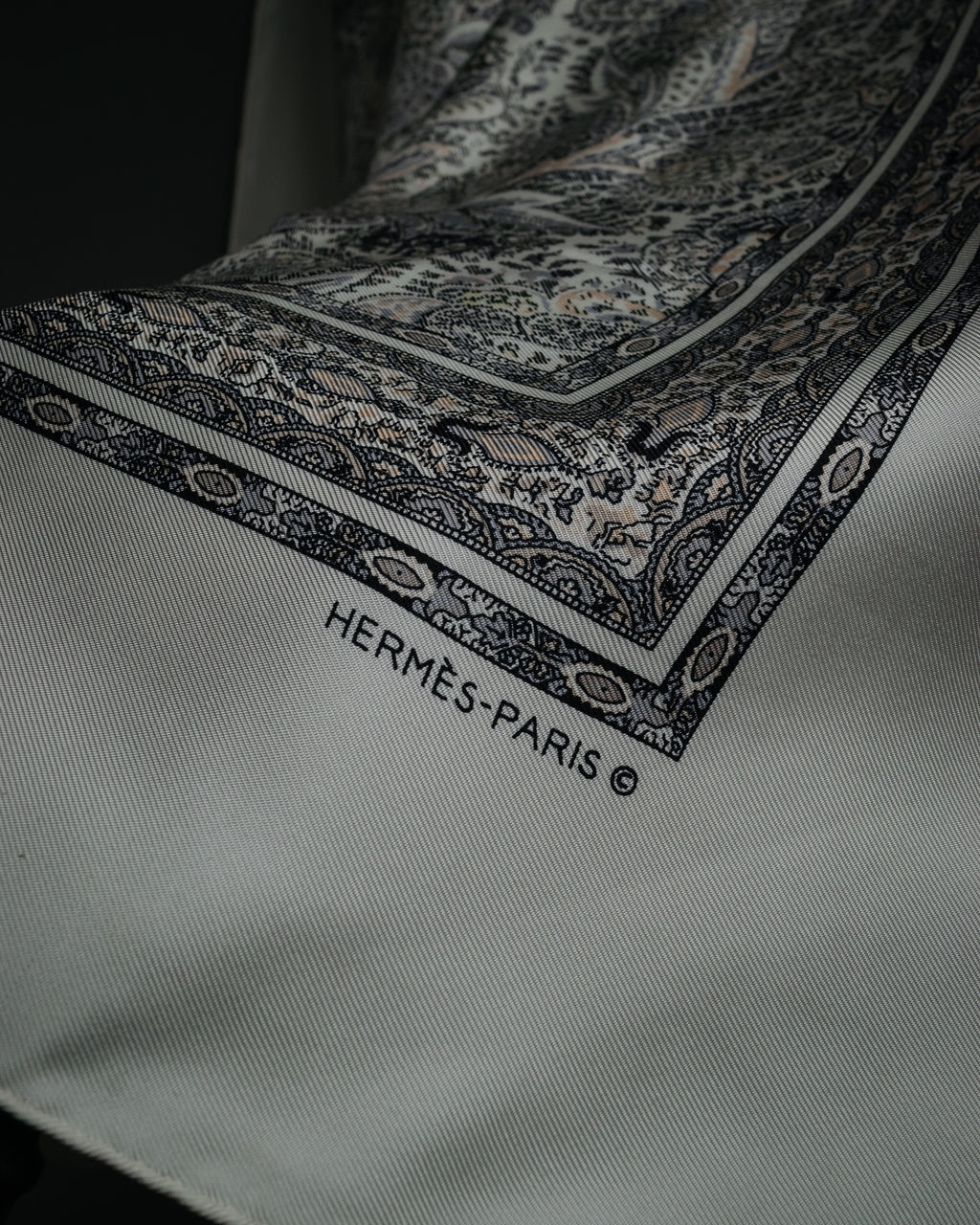 “HERMES” 1995–2005 Paisley botanical silk twill carré scarf