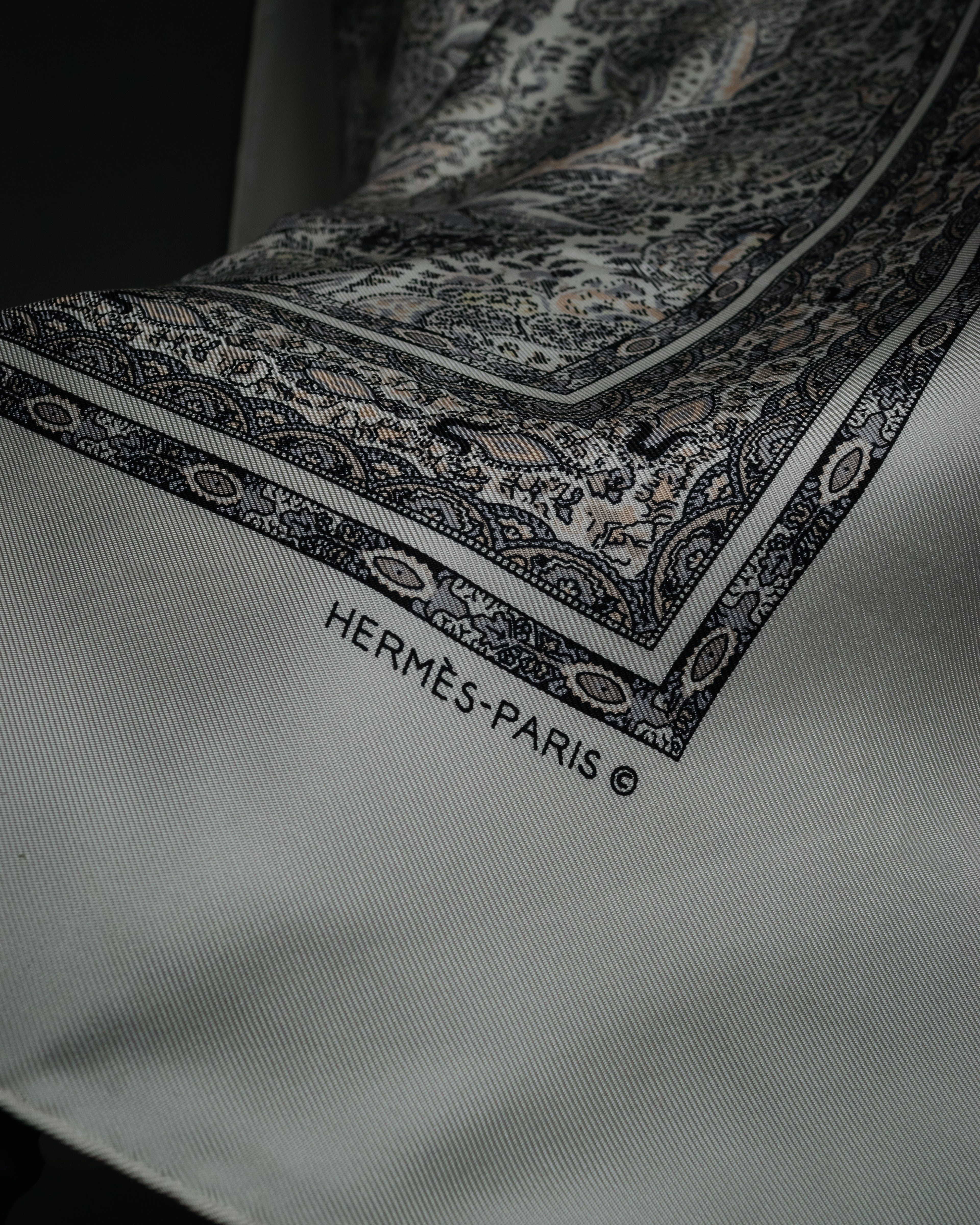“HERMES” 1995–2005 Paisley botanical silk twill carré scarf