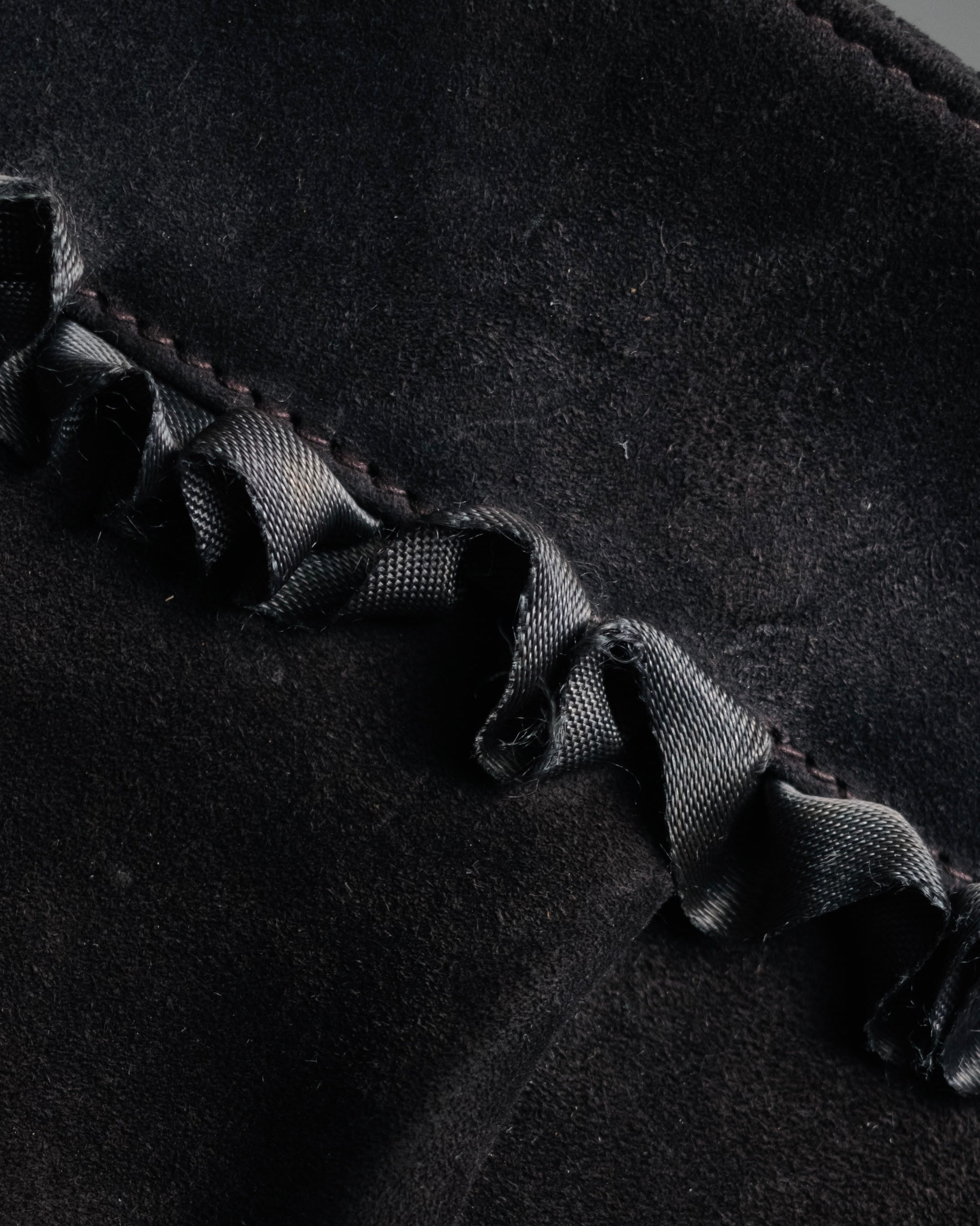 “Salvatore Ferragamo” 80’s-90’s Suede shirred ribbon shoulder bag