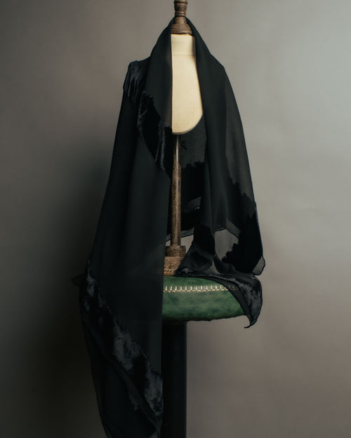 “GUCCI” 90’s-00’s Sheer velvet trimmed silk blend stole