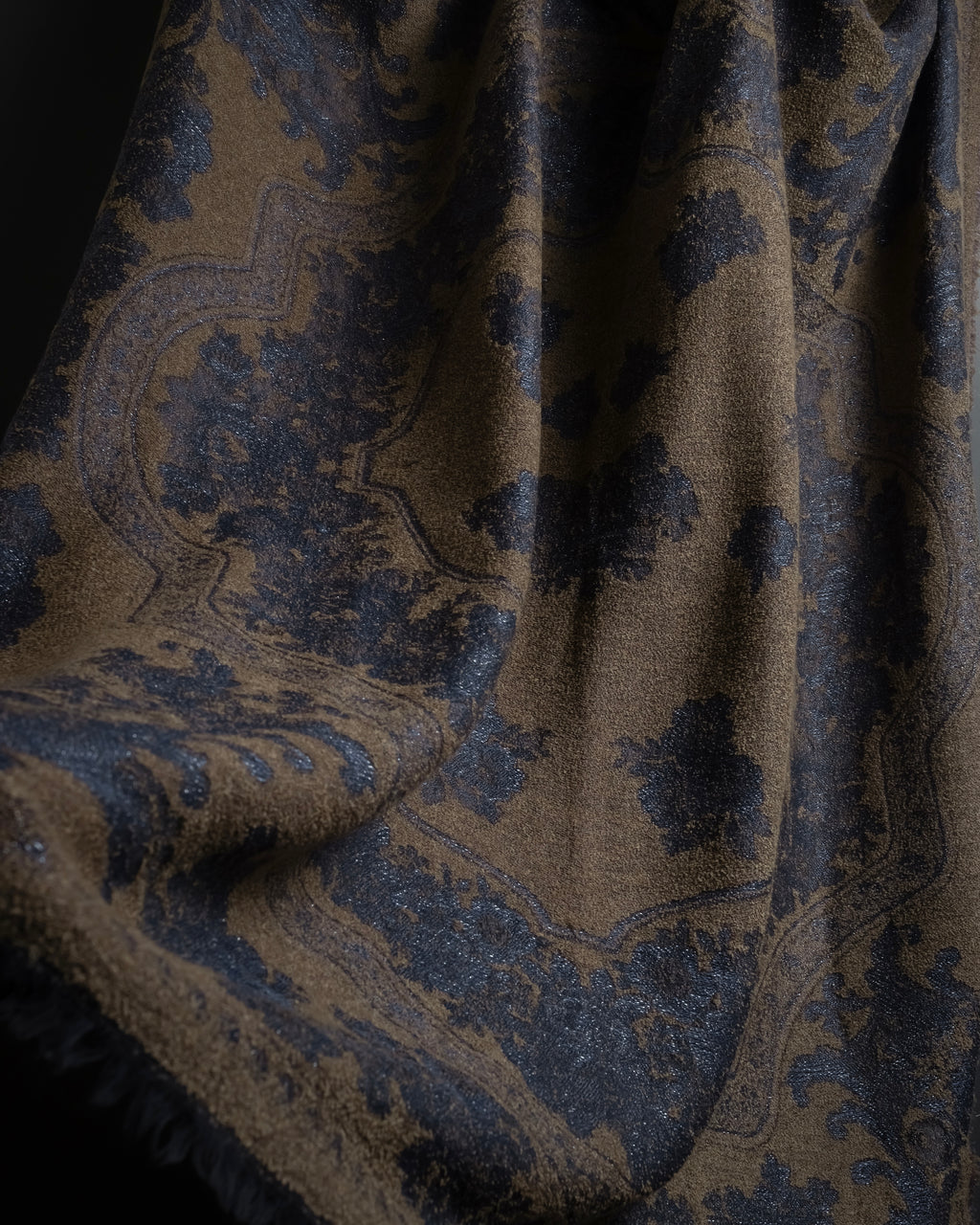 "BALENCIAGA" Large size lame jacquard weave stole