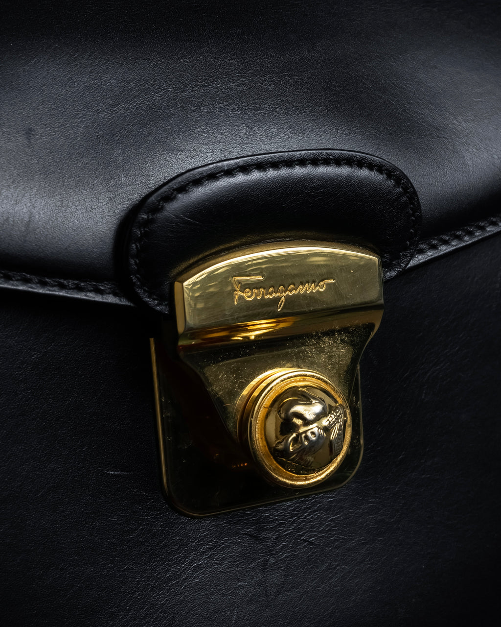 "Salvatore Ferragamo" 90's Animal motif studs design leather bag