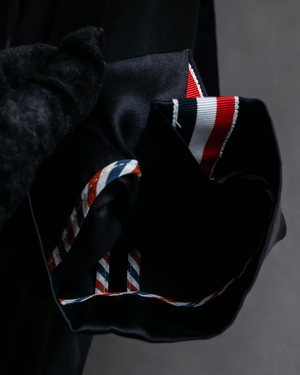 "THOM BROWNE" Shiny long hidden button shirt