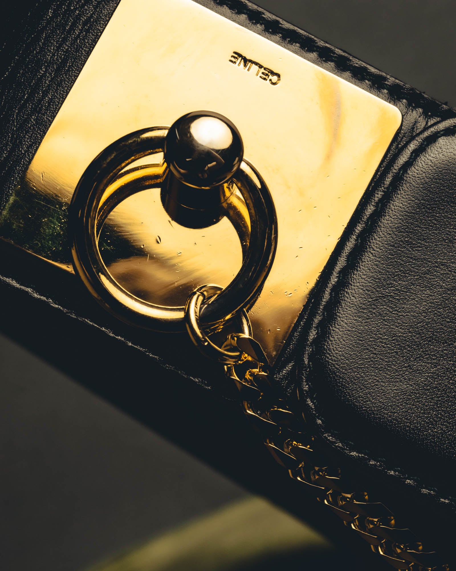 "CELINE" 18's-Glossy black chain leather belt