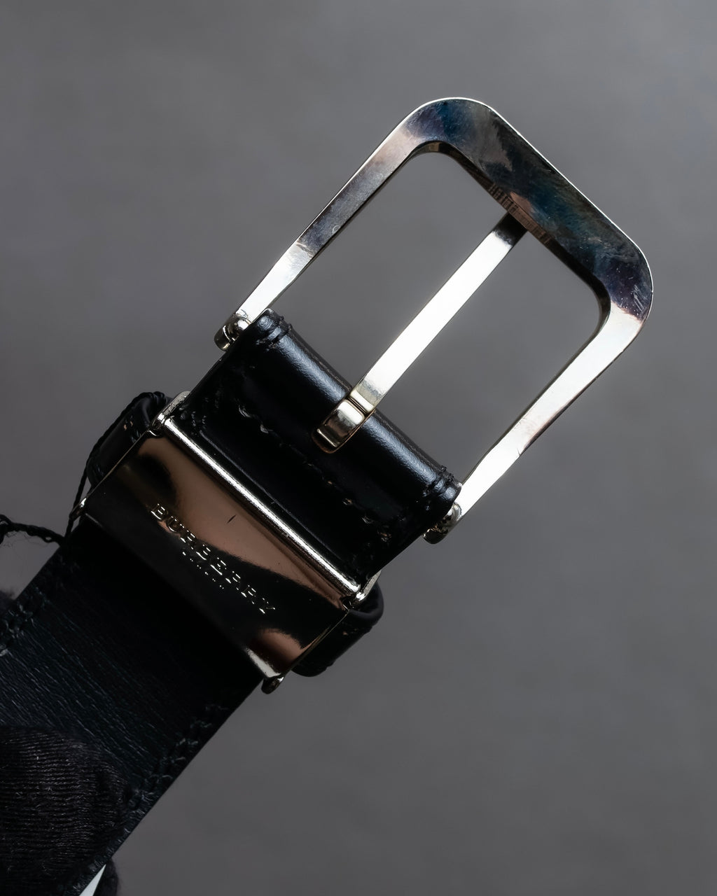 "BURBERRY" Equestrian Knight design leather belt