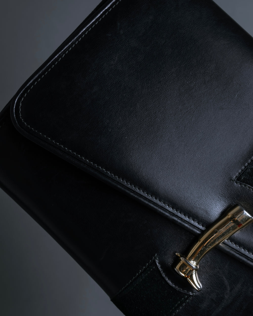 "GUCCI" Saddlery motif crisp design vintage leather shoulder bag