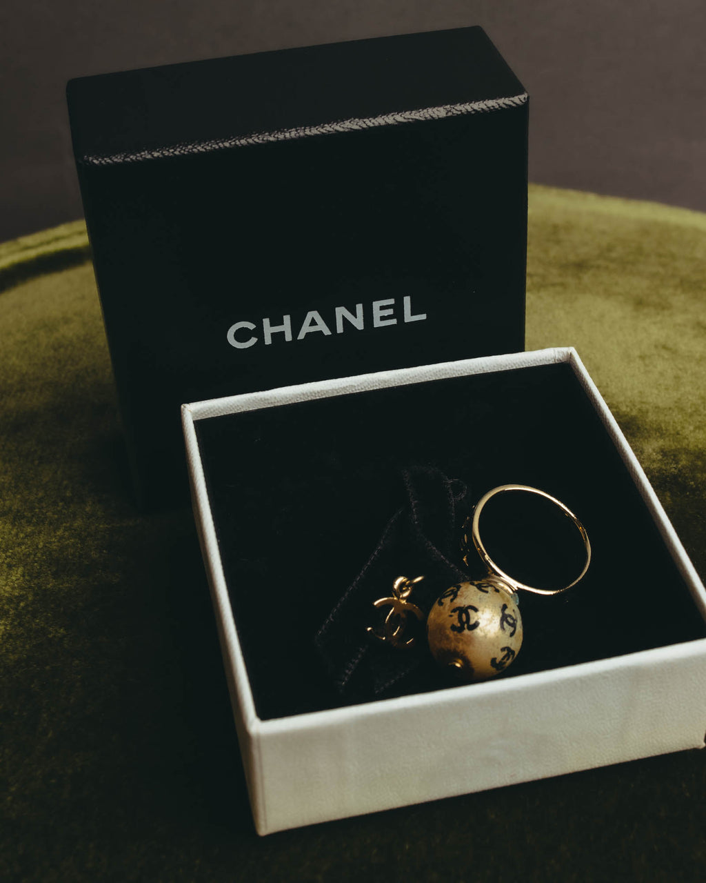 "CHANEL" 00's Playful charm ring