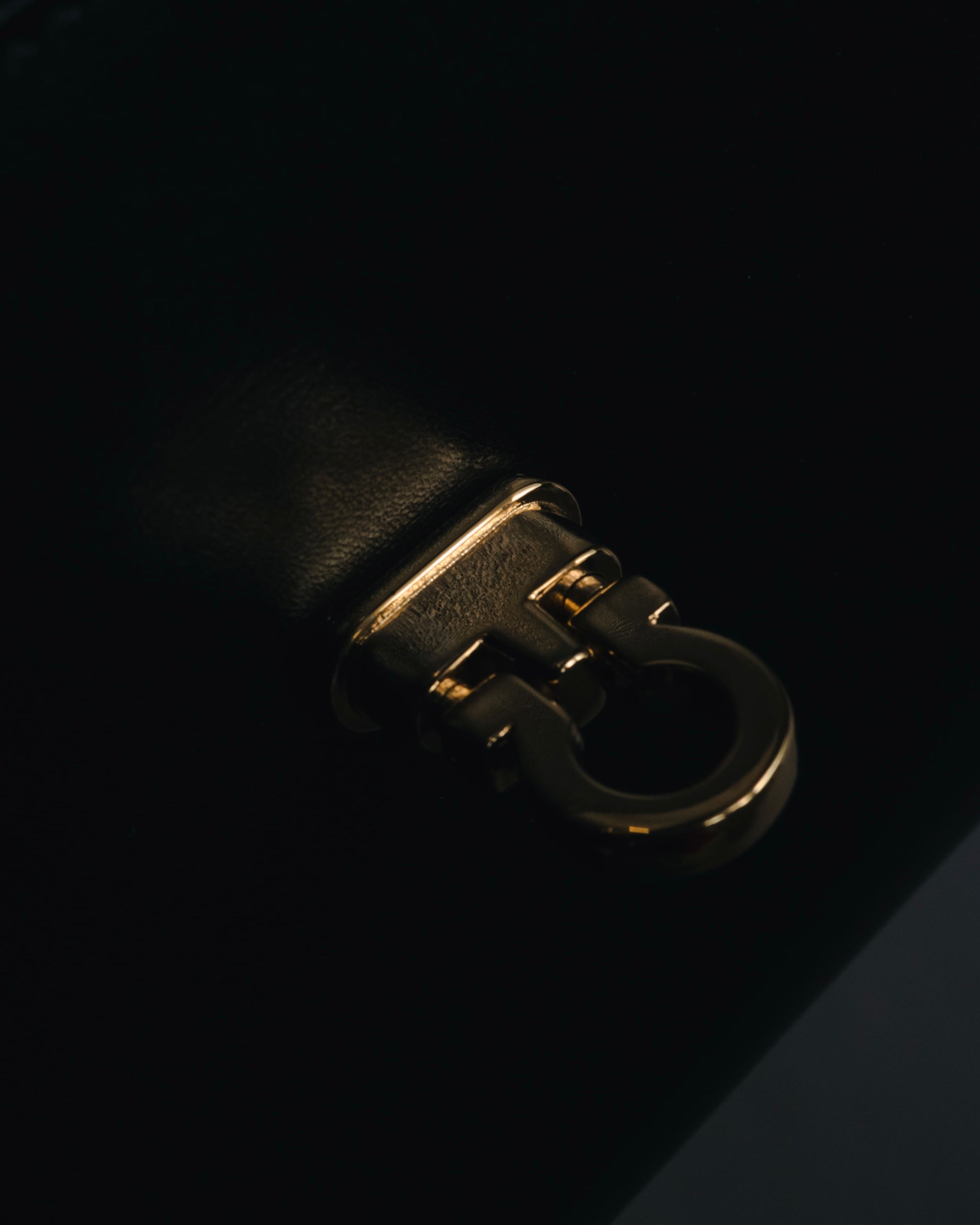 "Salvatore Ferragamo" 90’s Gancini clasp kiss lock tri fold wallet