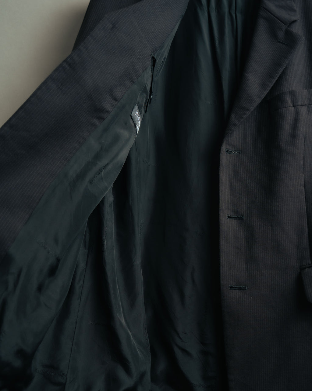 -MOOD Vintage Collections-
90’s Pinstripe wool tailored jacket
by Yves Saint Laurent pour homme