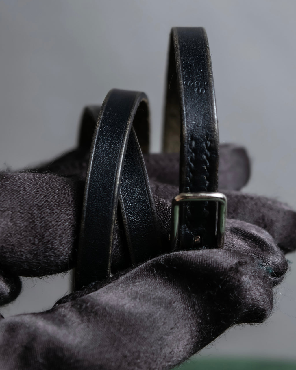 "HERMES" Single pin buckle leather narrow bracelet