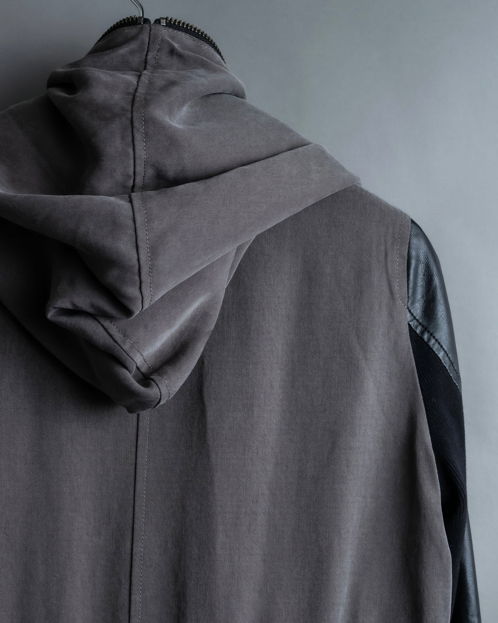 “DOUBLE STANDARD CLOTHING” Designed sleeve hooded middle coat