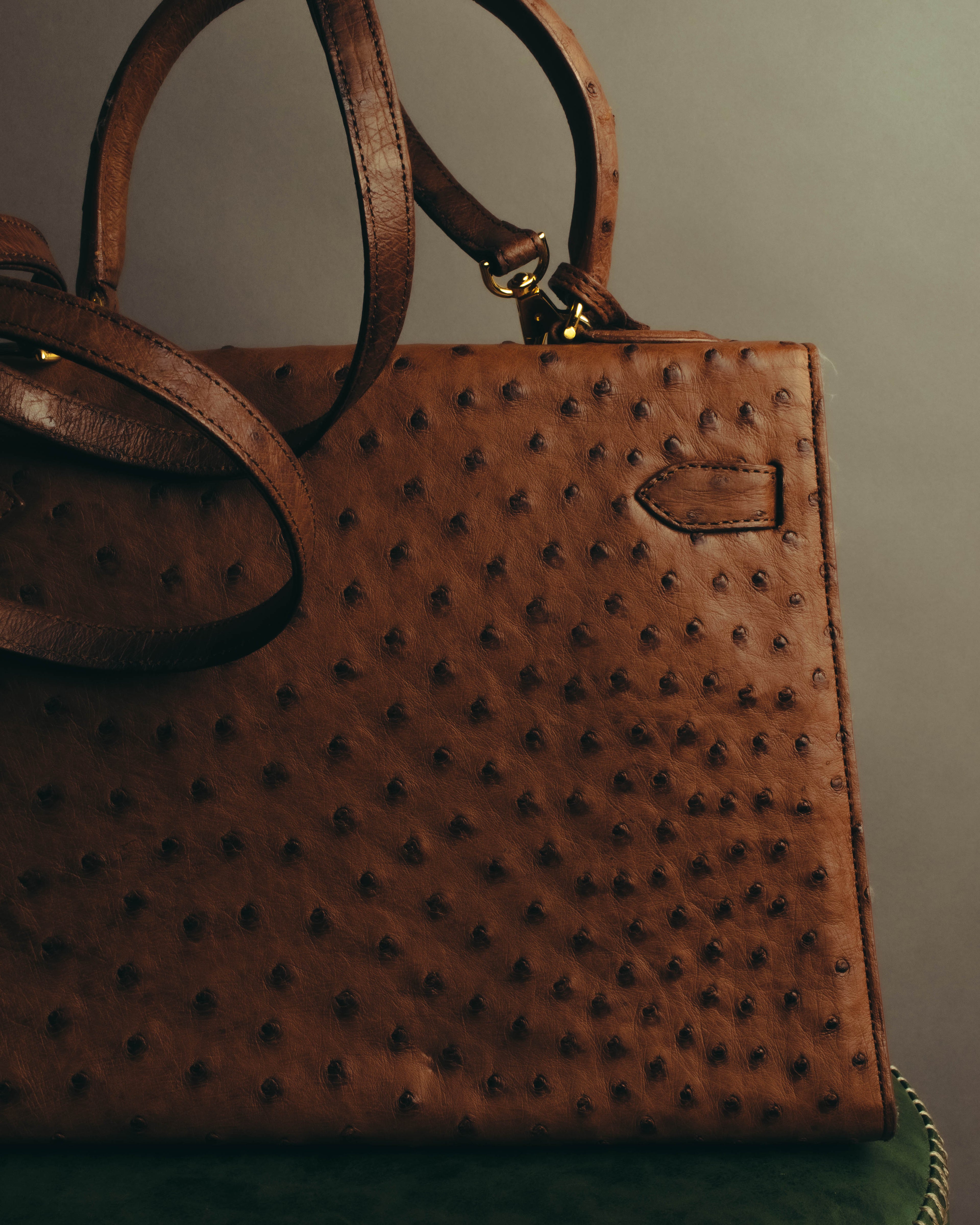 "JARDIN DES SACS" 80's-90's Structured ostrich leather top handle bag